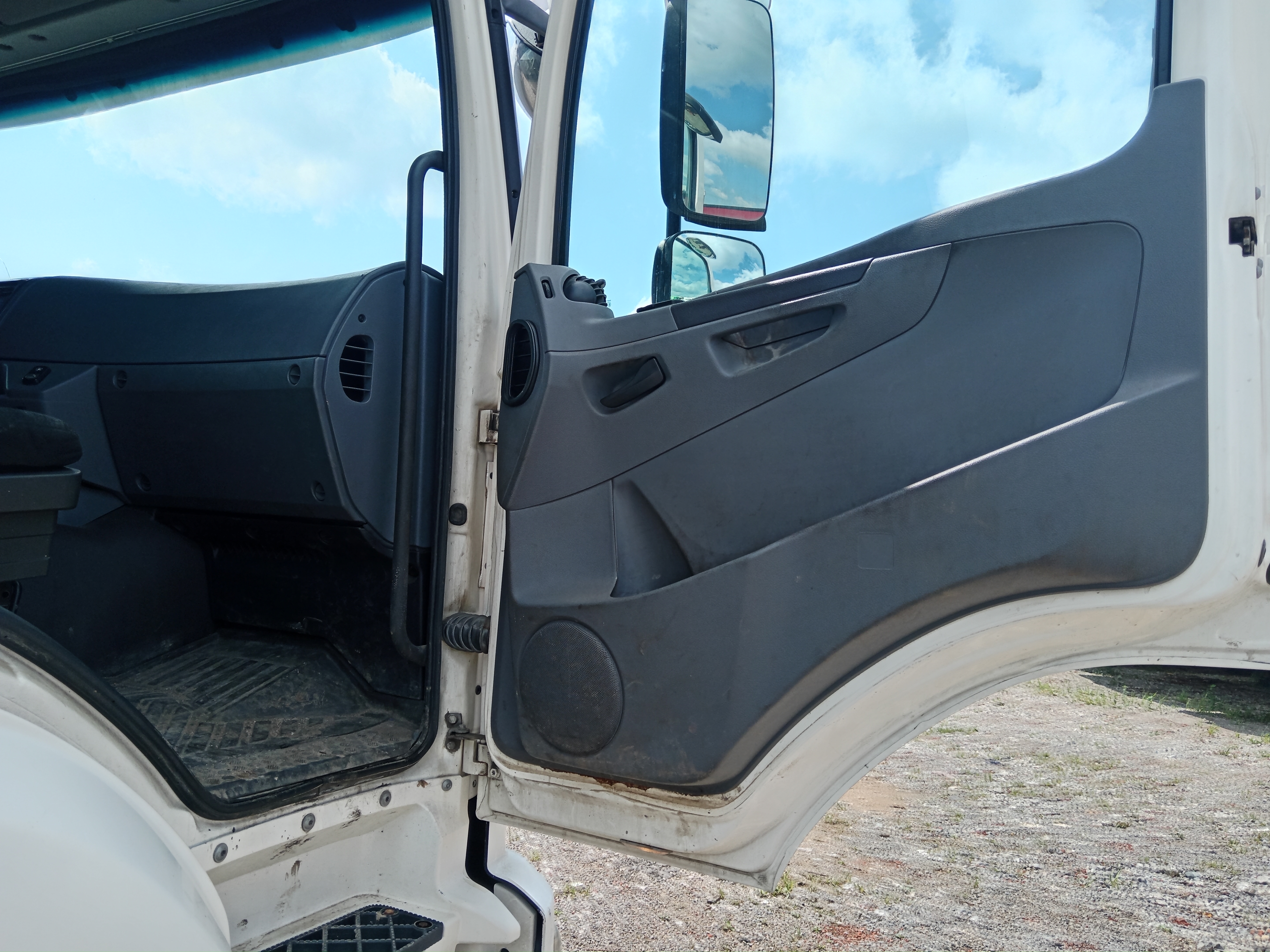 КамАЗ 5490 4x2 Седельный тягач 2018 г. - фото 9