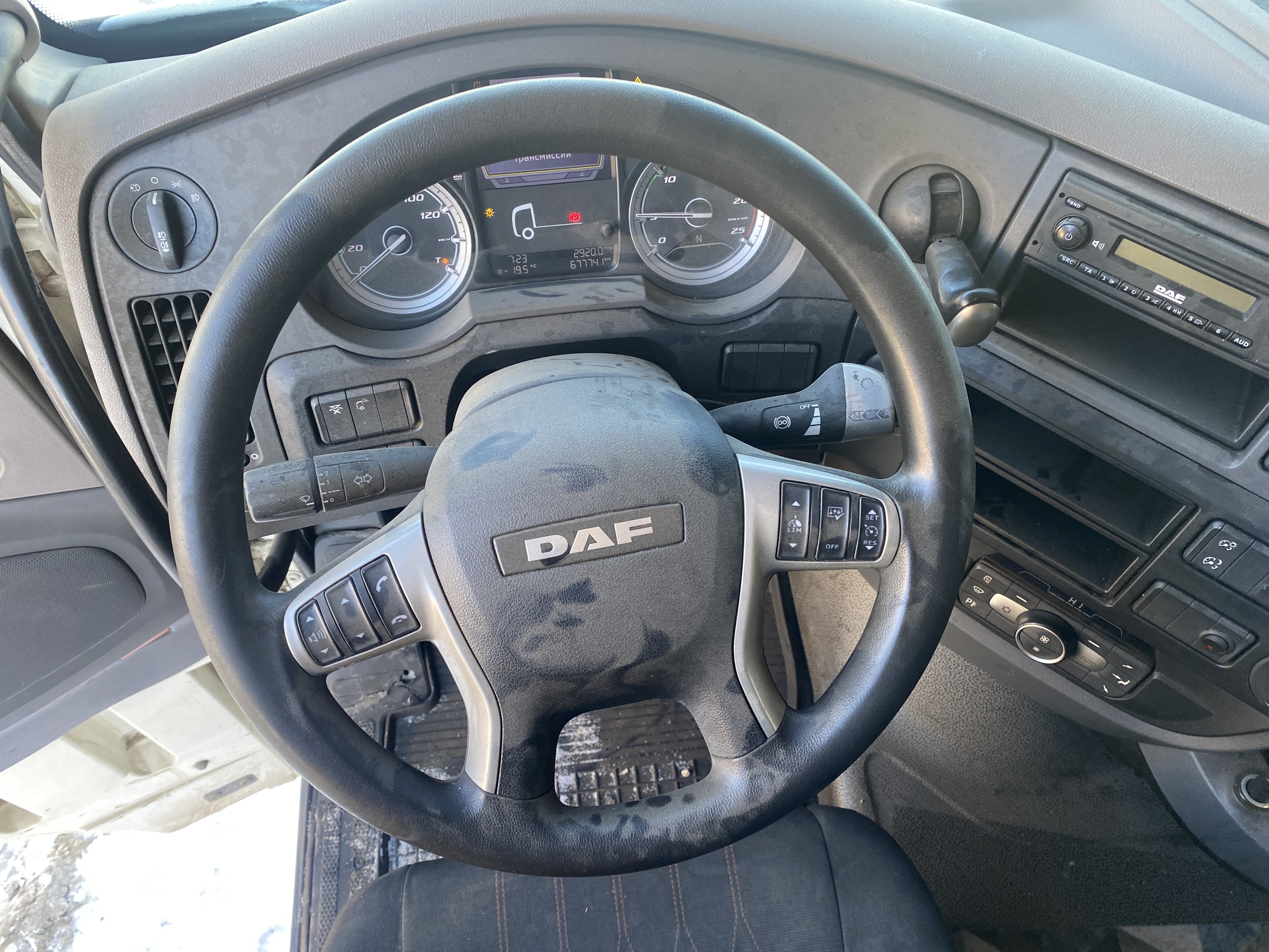 DAF XF 4x2 Седельный тягач 2021 г. - фото 9