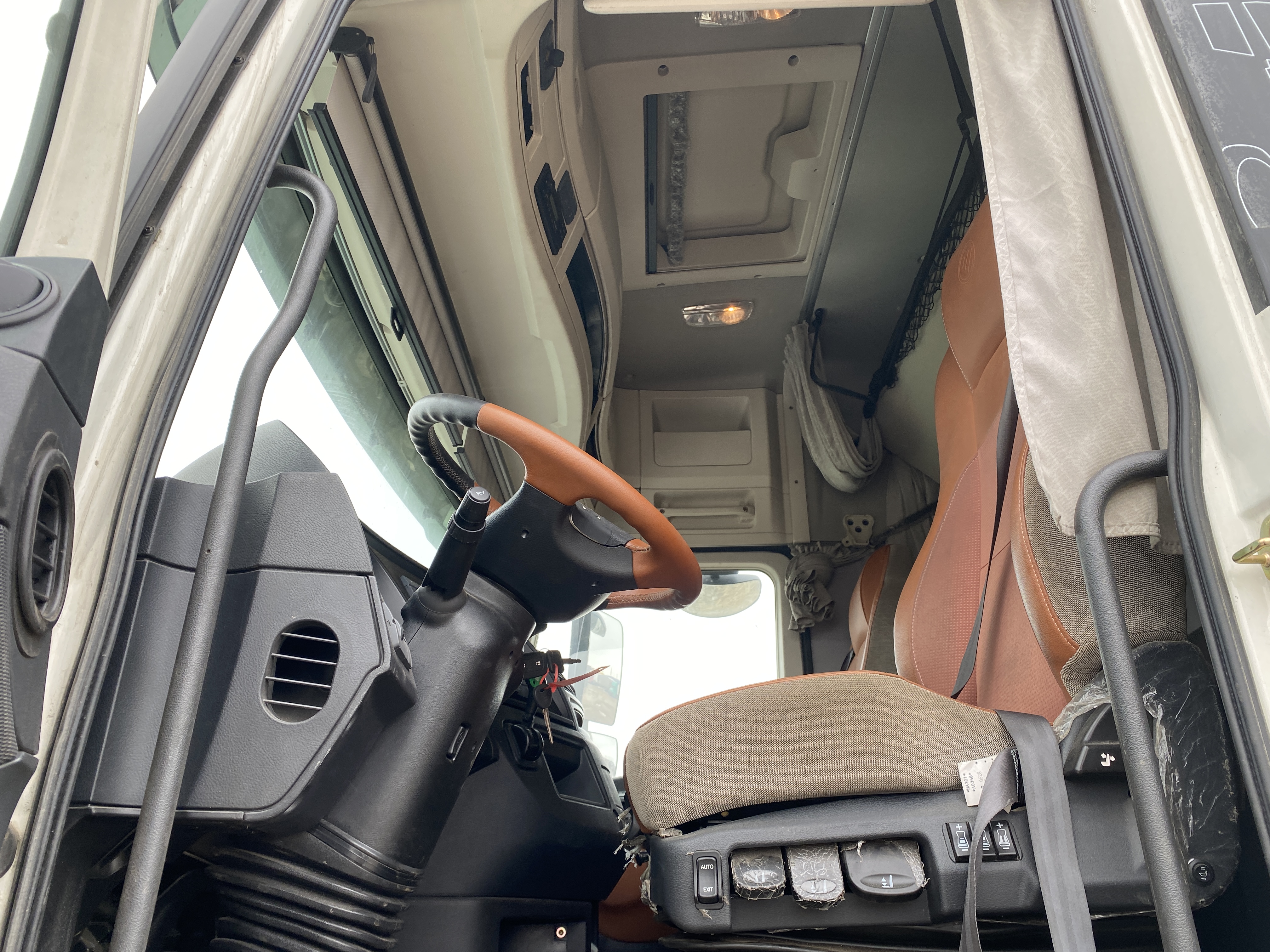 Foton AUMAN 4x2 Седельный тягач 2023 г. - фото 7