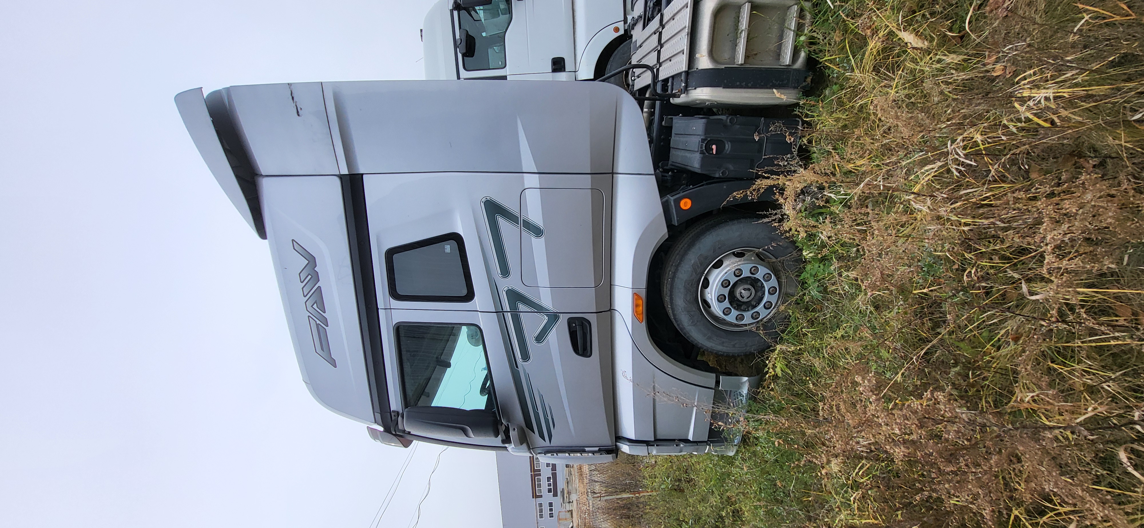 FAW J7 4x2 Седельный тягач 2023 г. - фото 6