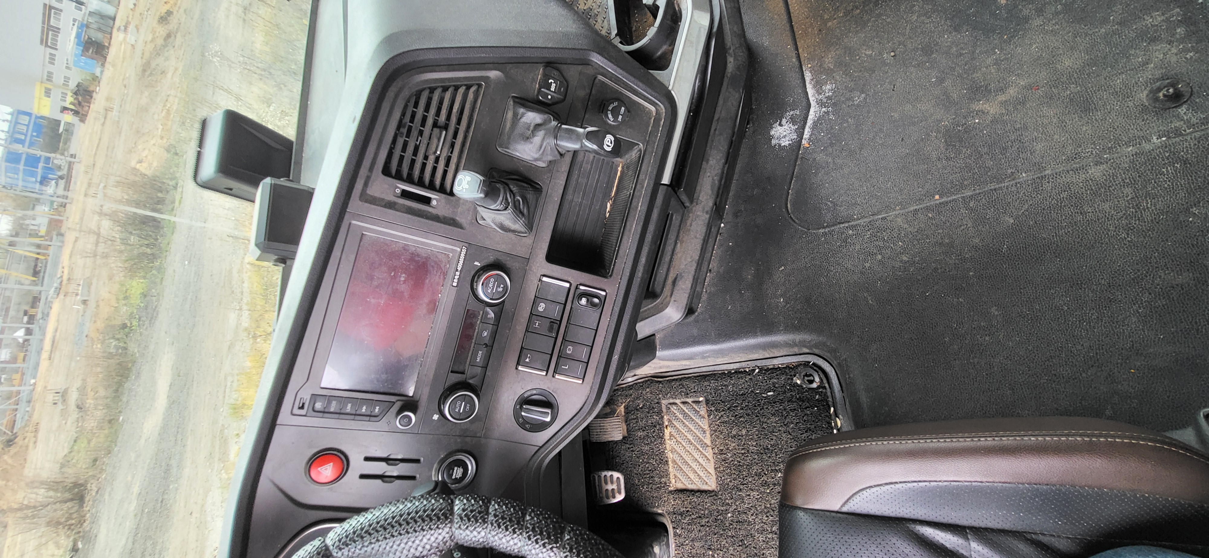 FAW J7 4x2 Седельный тягач 2023 г. - фото 15