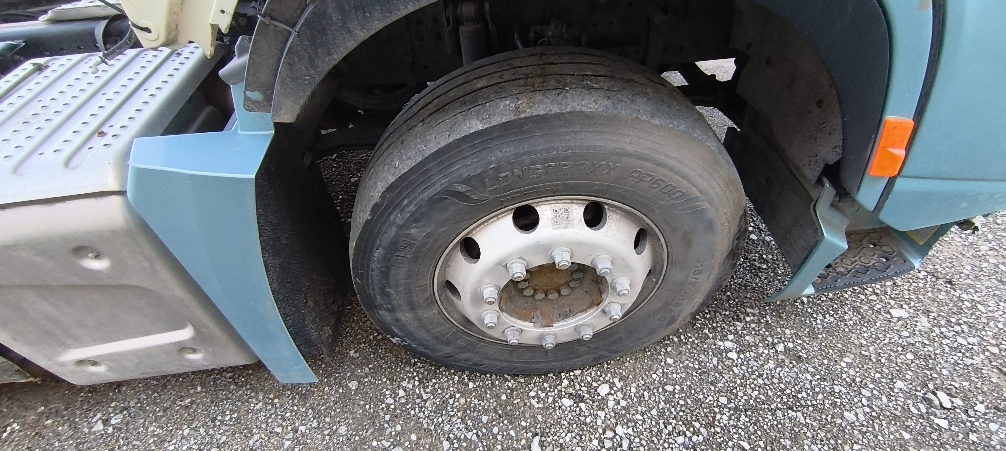 Shacman (Shaanxi) SX* 4x2 Седельный тягач 2023 г. - фото 10