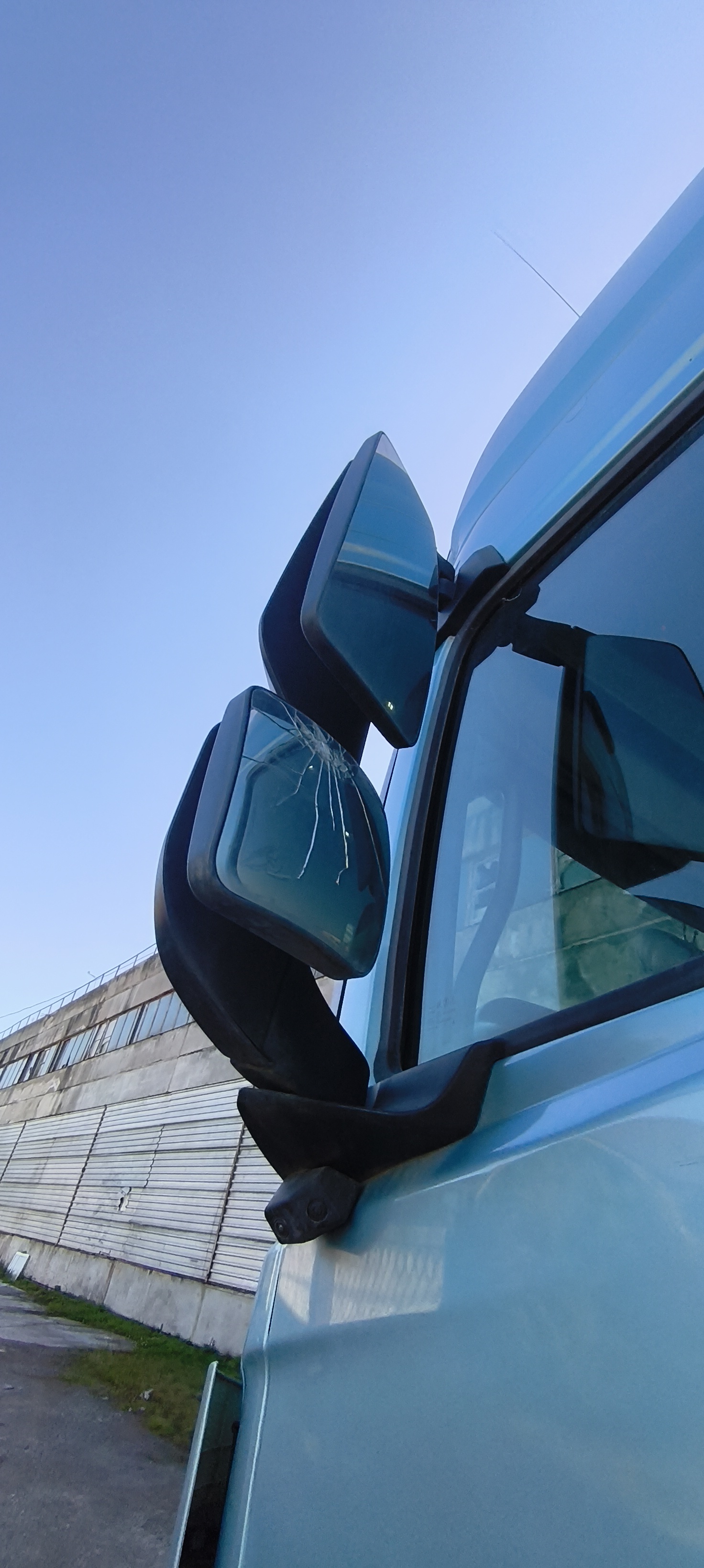 Shacman (Shaanxi) SX* 4x2 Седельный тягач 2023 г. - фото 12