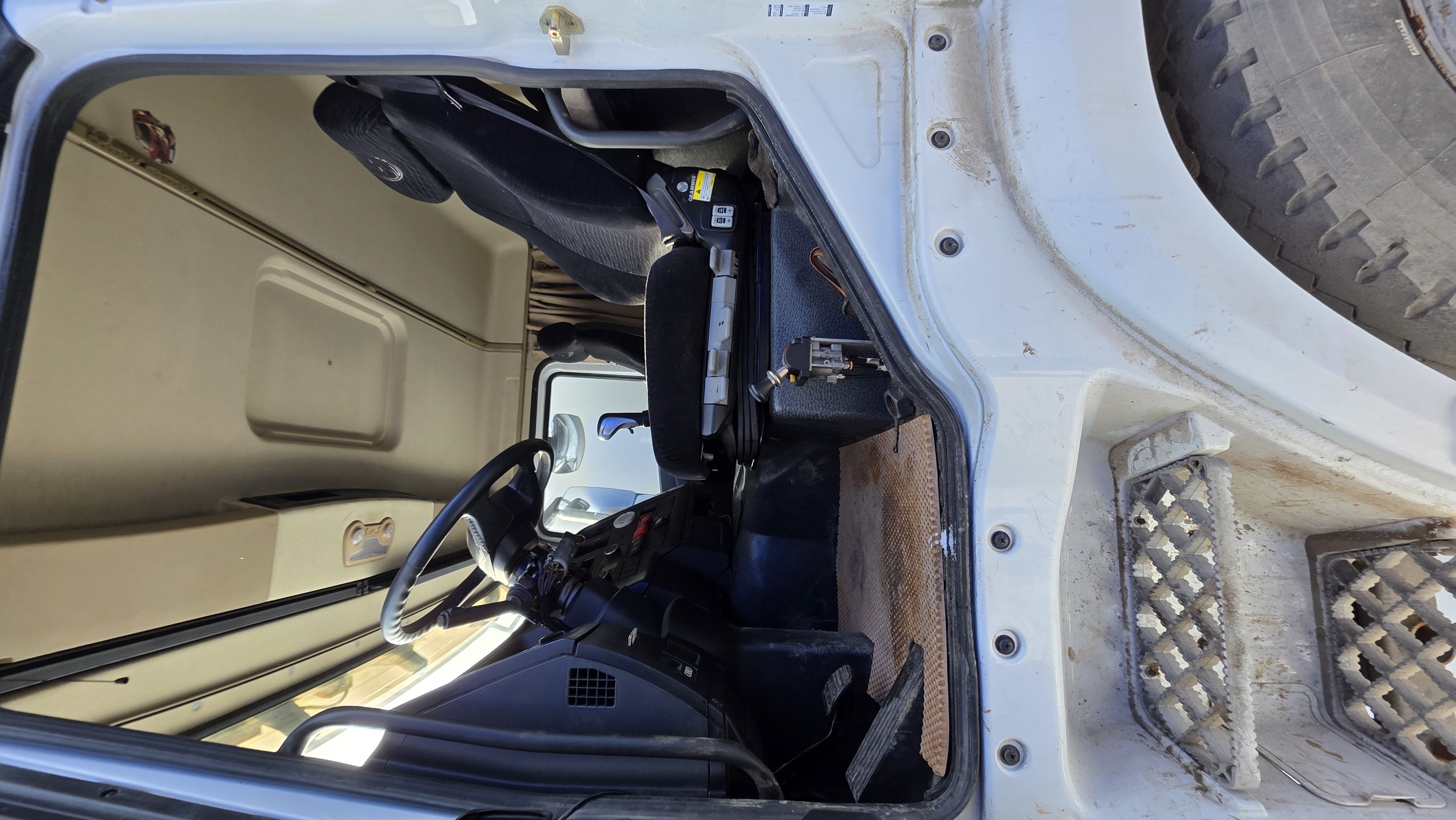 Shacman (Shaanxi) SX* 8x4 Самосвал 2023 г. - фото 8