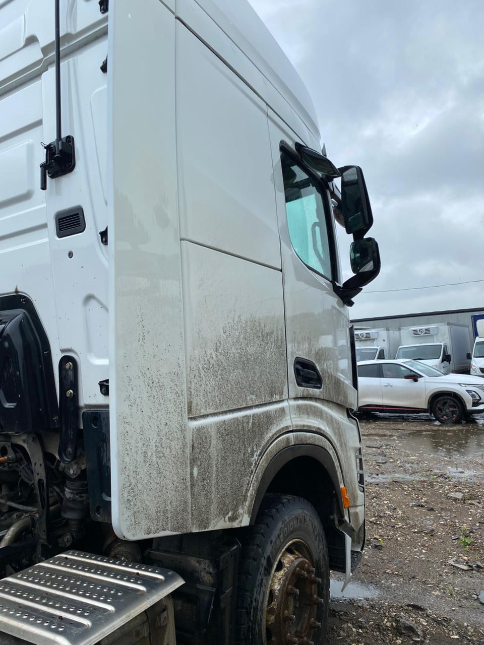 Shacman (Shaanxi) SX* 4x2 Седельный тягач 2024 г. - фото 4