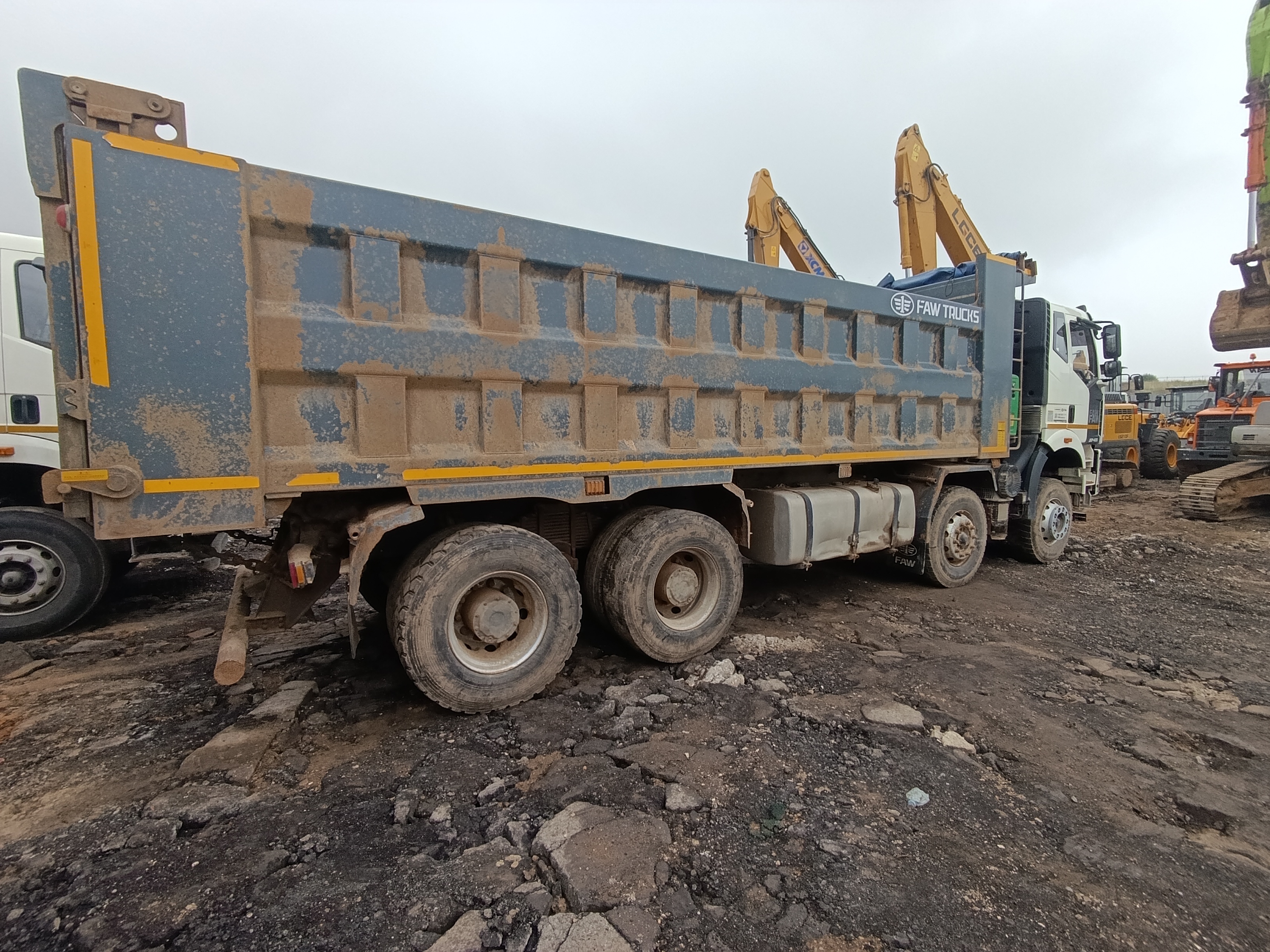FAW CA 3310 8x4 Самосвал_не актуально 2023 г. - фото 7