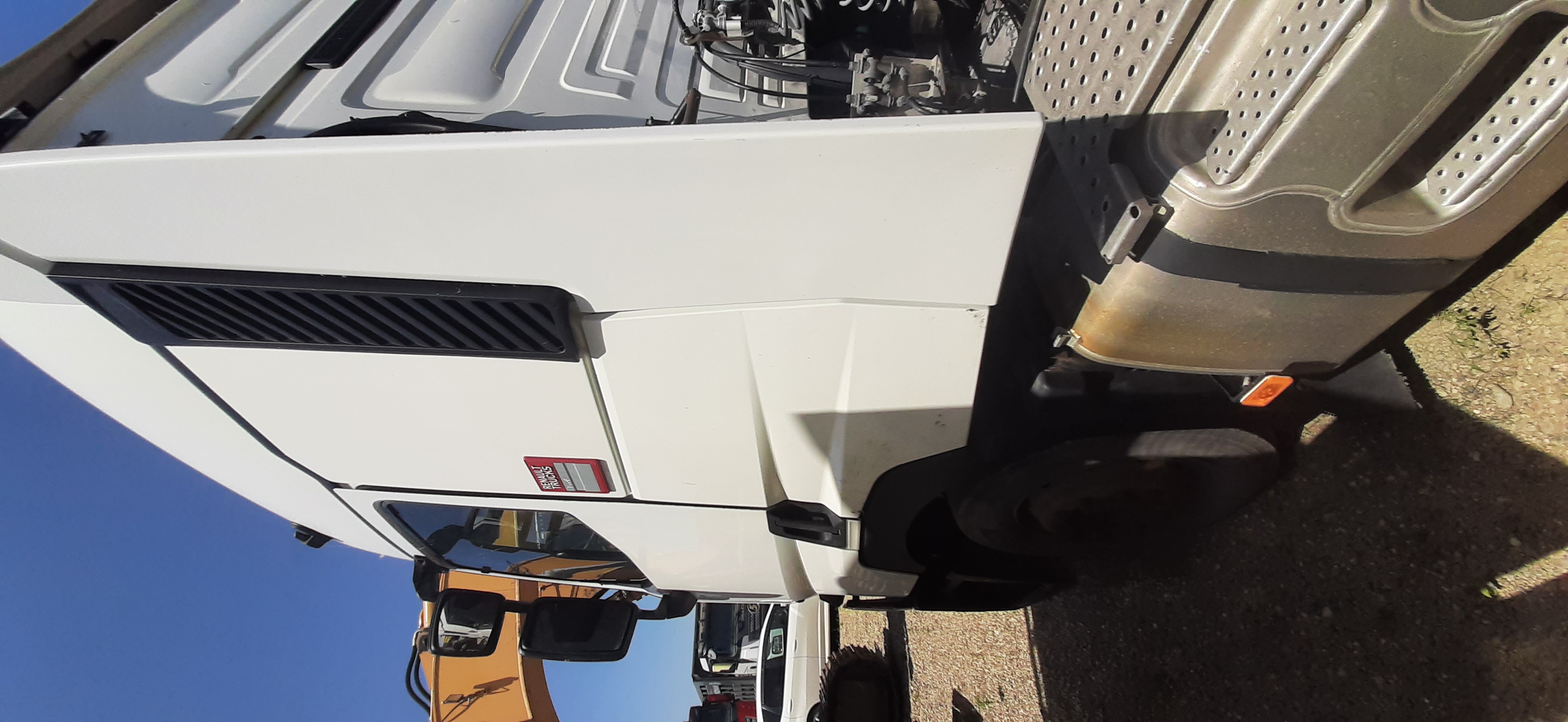 Renault T 6x2 Седельный тягач 2016 г. - фото 14