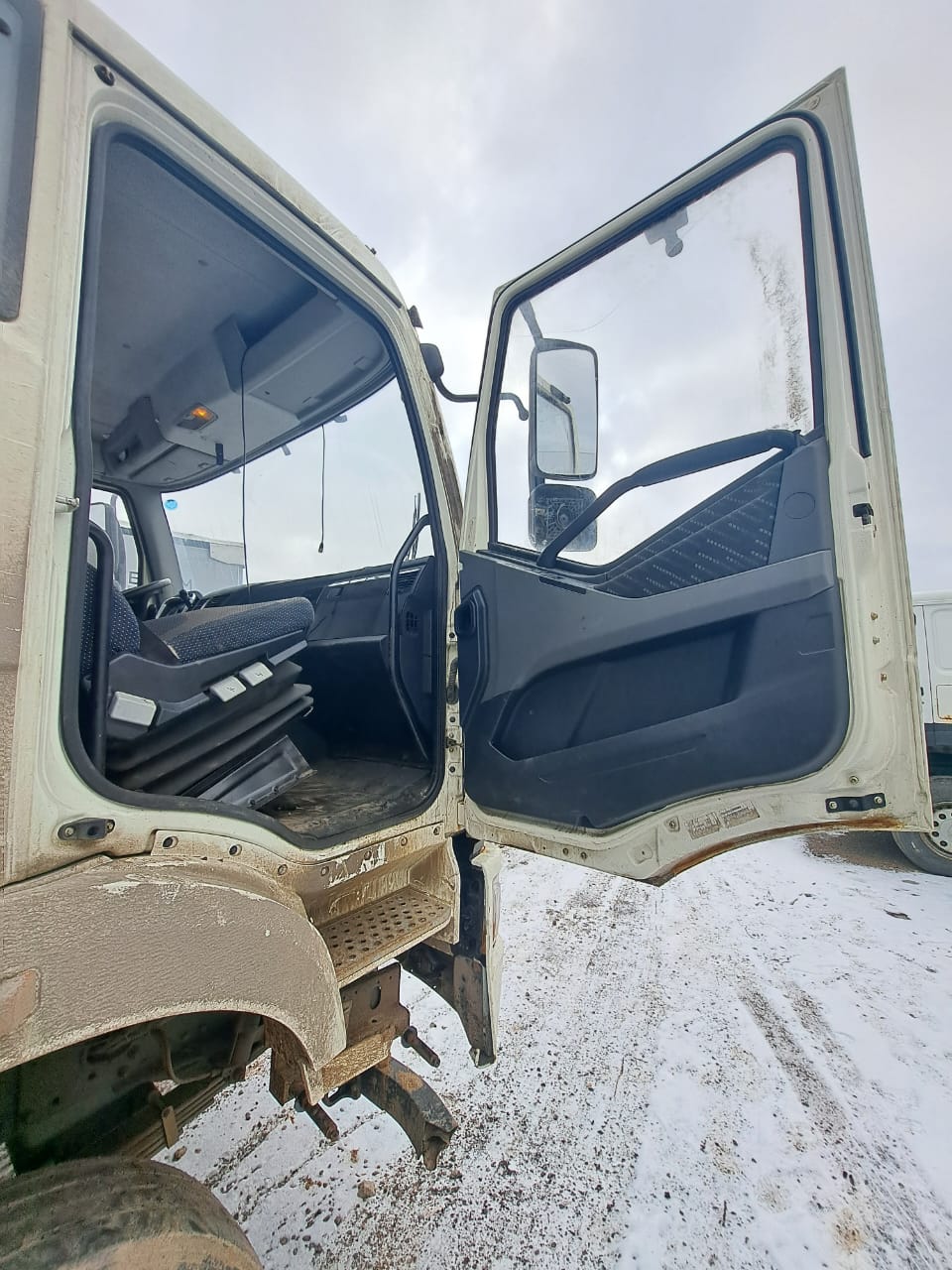 FAW CA 3310 8x4 Самосвал_не актуально 2023 г. - фото 8