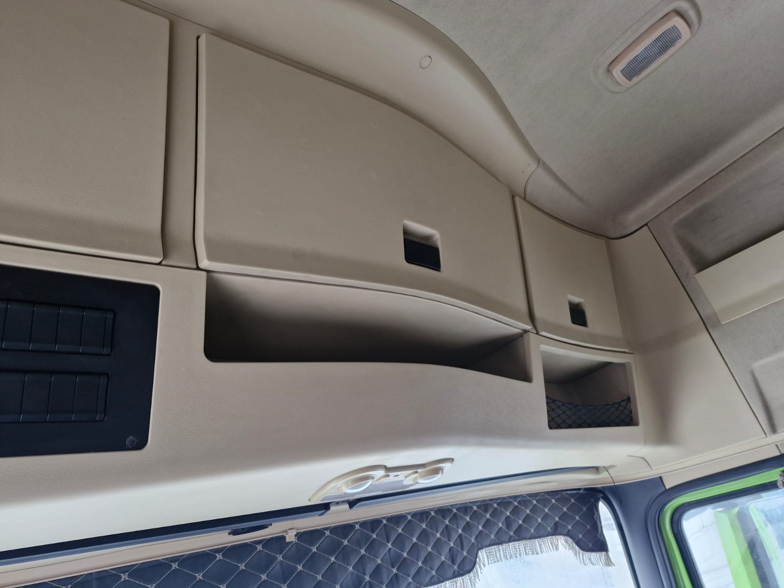 Shacman (Shaanxi) SX* 6x4 Седельный тягач 2023 г. - фото 9