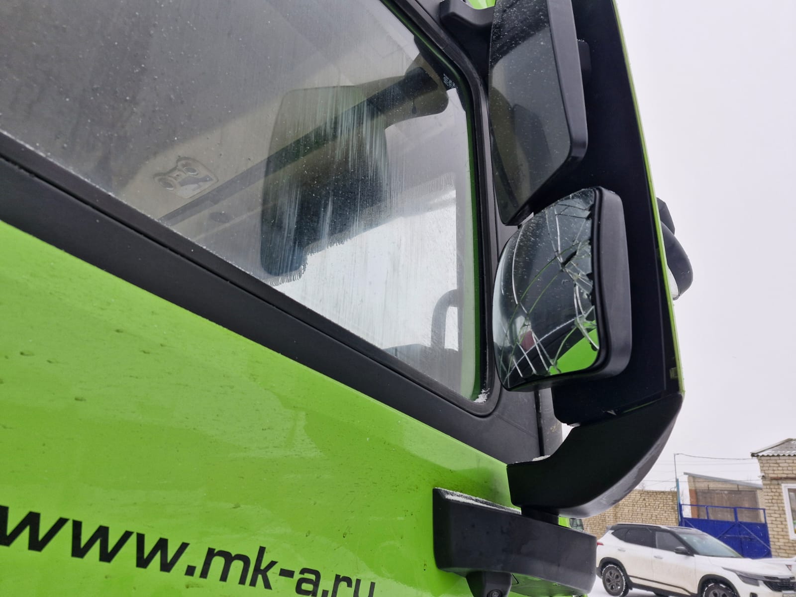 Shacman (Shaanxi) SX* 6x4 Седельный тягач 2023 г. - фото 18