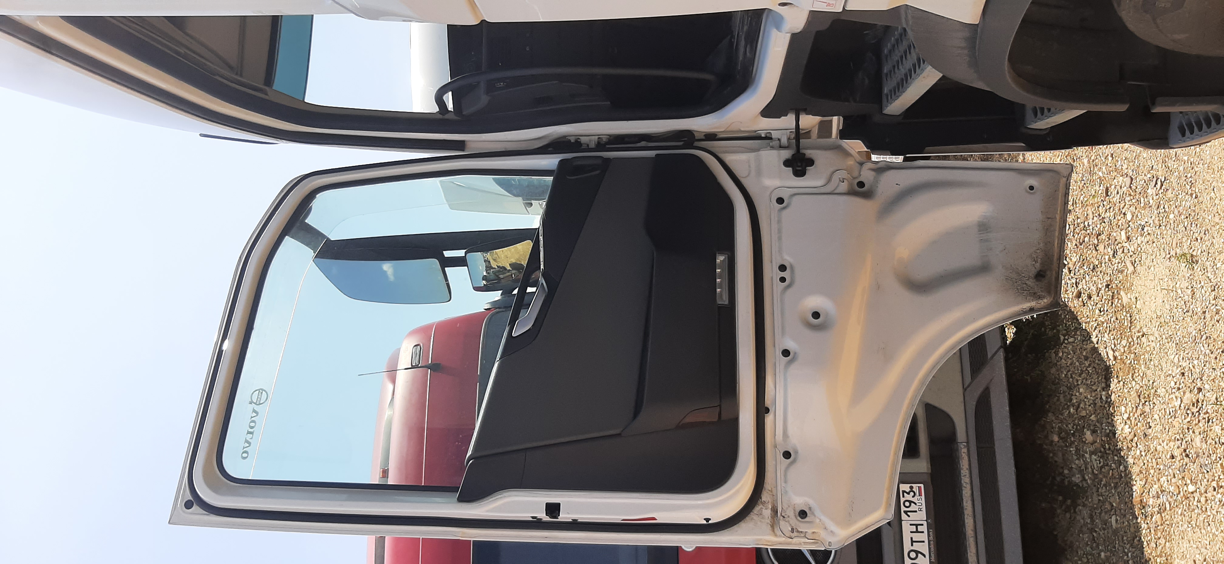 Volvo FH 4x2 Седельный тягач 2020 г. - фото 13