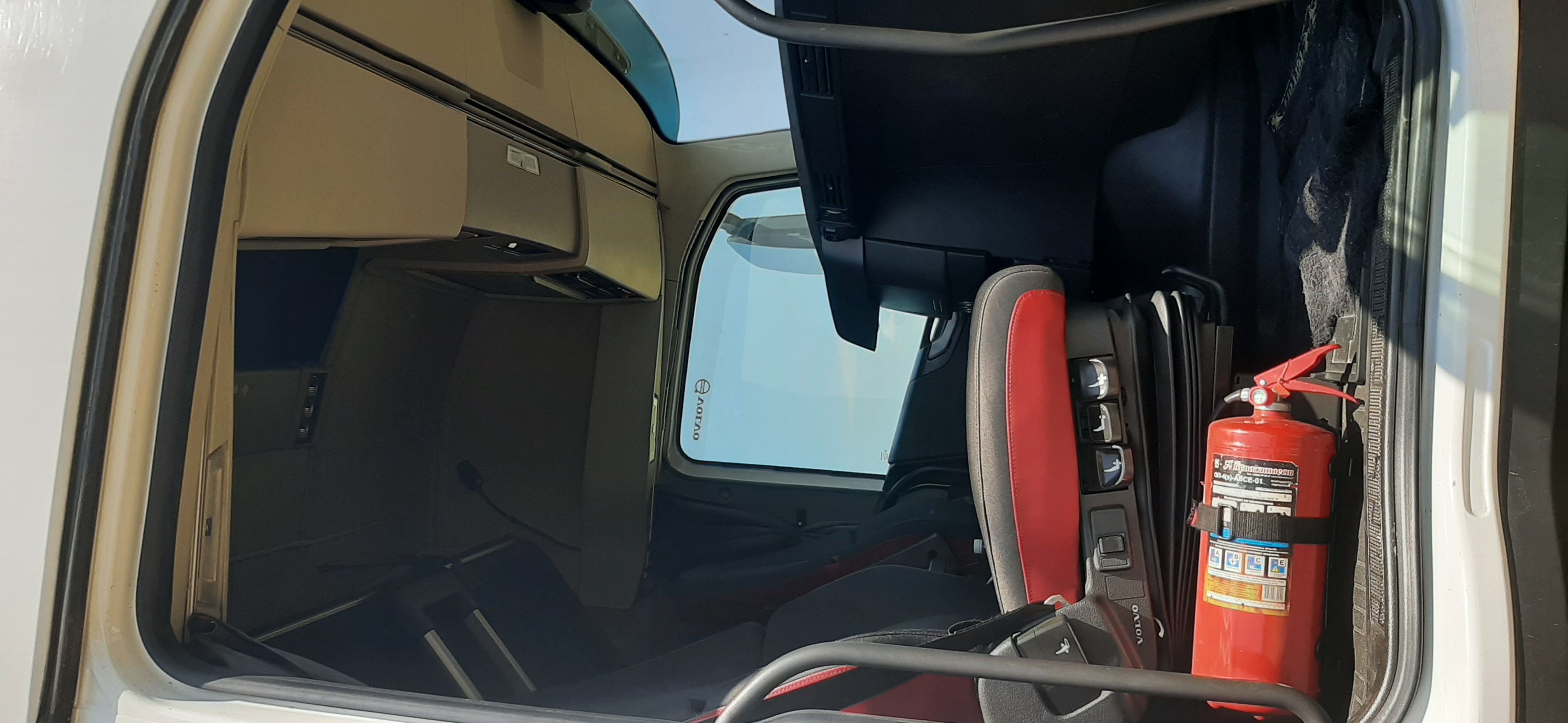 Volvo FH 4x2 Седельный тягач 2020 г. - фото 15