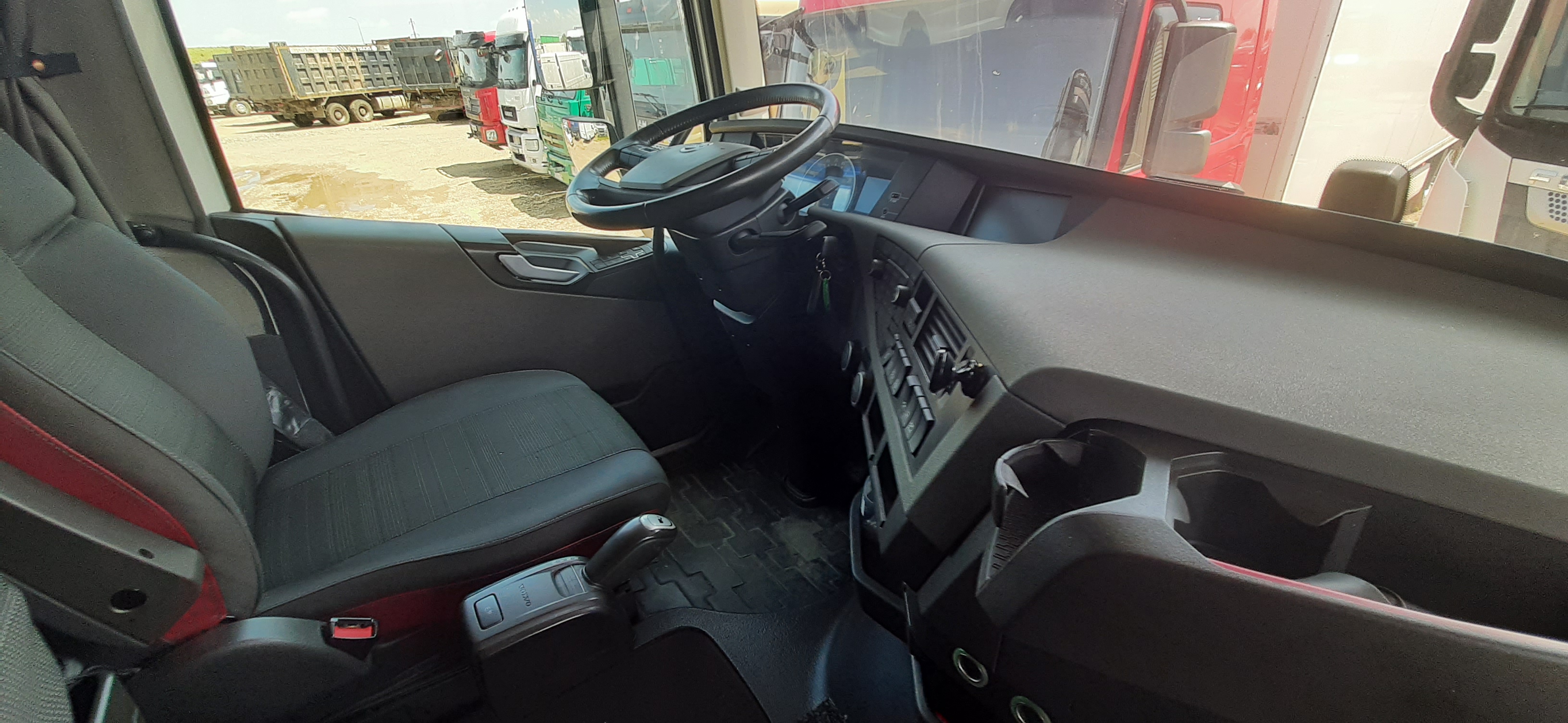 Volvo FH 4x2 Седельный тягач 2020 г. - фото 16