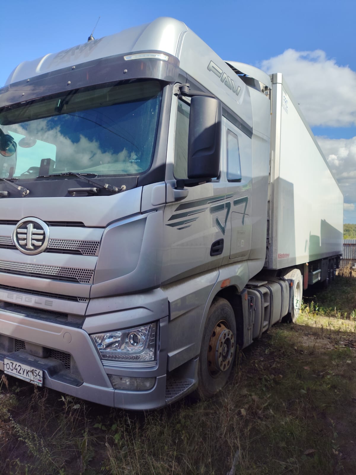 FAW J7 4x2 Седельный тягач 2023 г. - фото 3