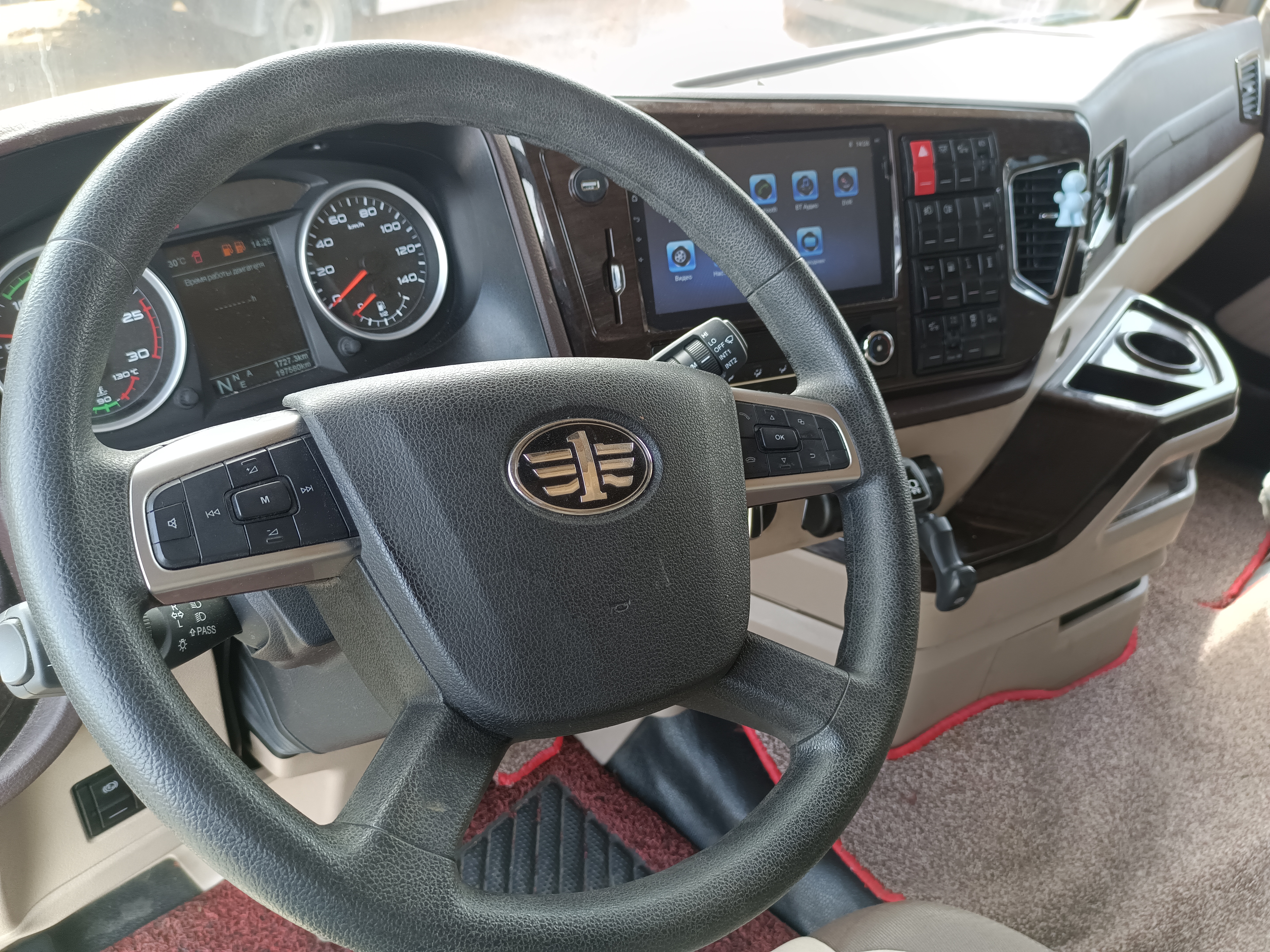 FAW JH6 4x2 Седельный тягач 2023 г. - фото 13