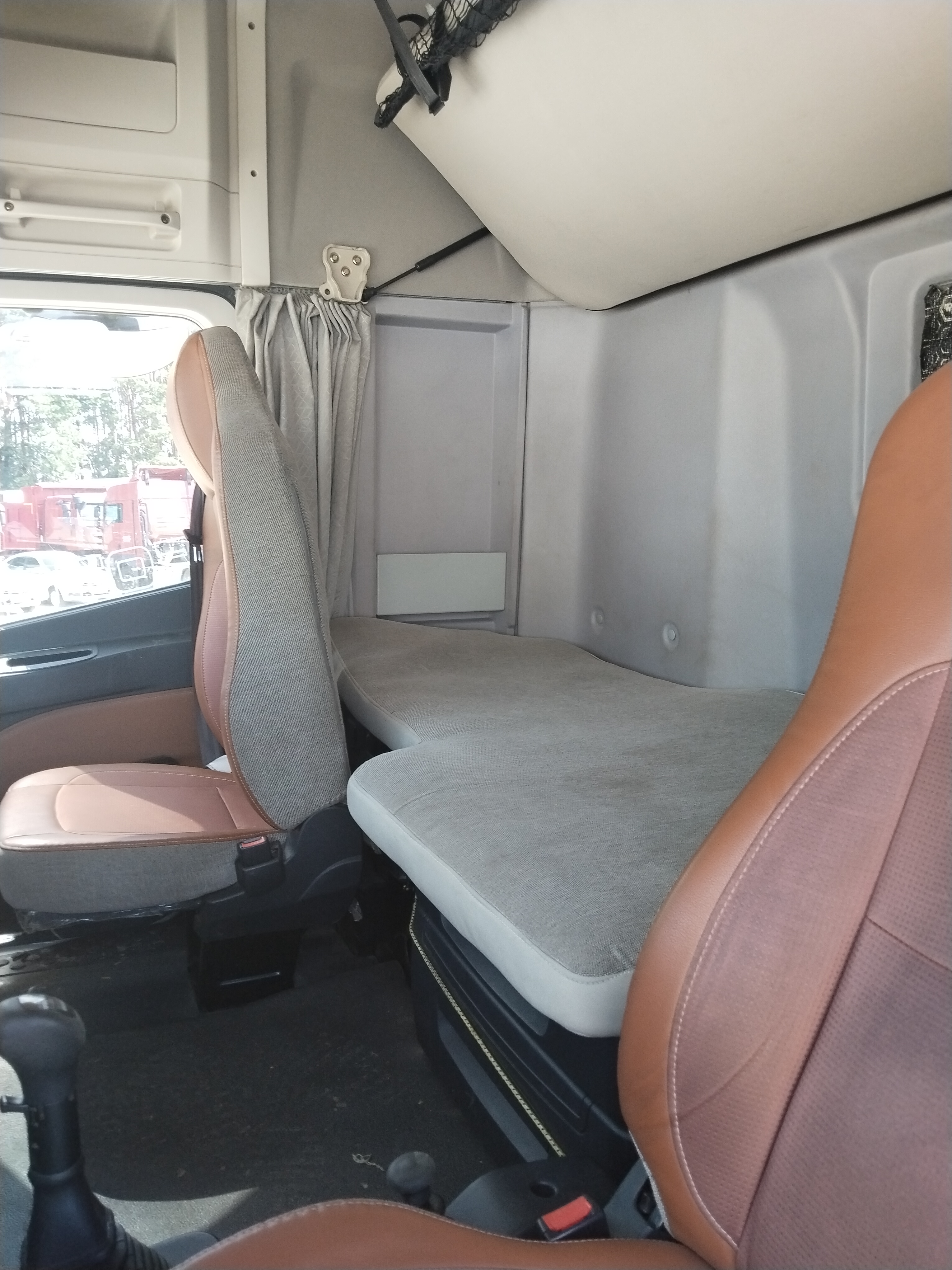 Foton AUMAN 4x2 Седельный тягач 2023 г. - фото 2