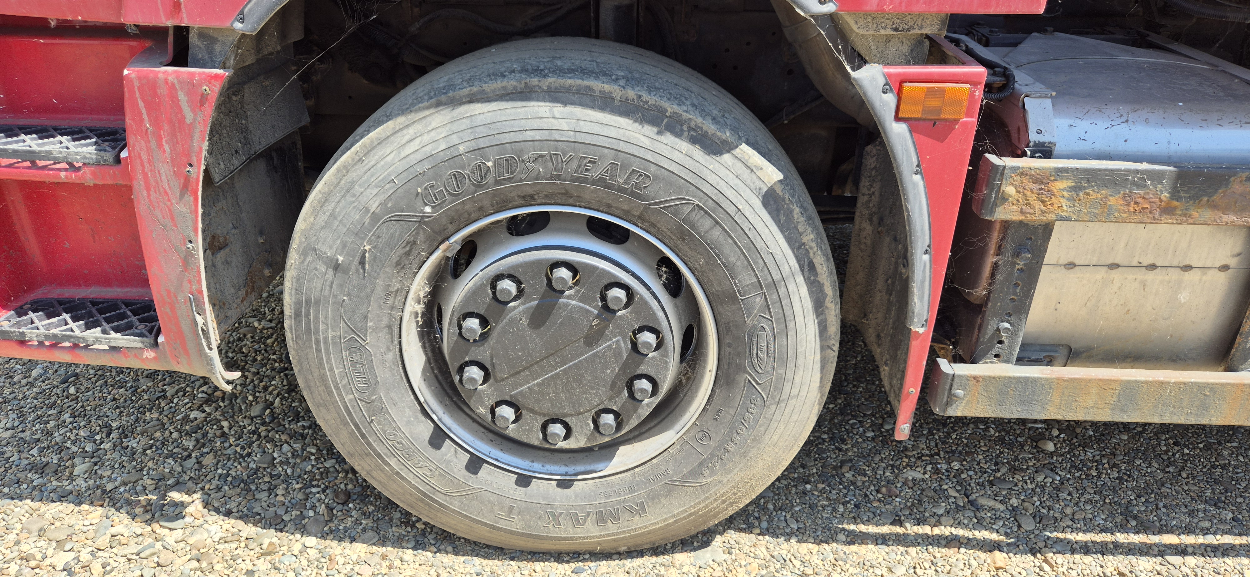 Центртранстехмаш АФ-4741* на шасси КамАЗ 65208 6x2 Изотермический/рефрижератор с гидробортом 2016 г. - фото 9