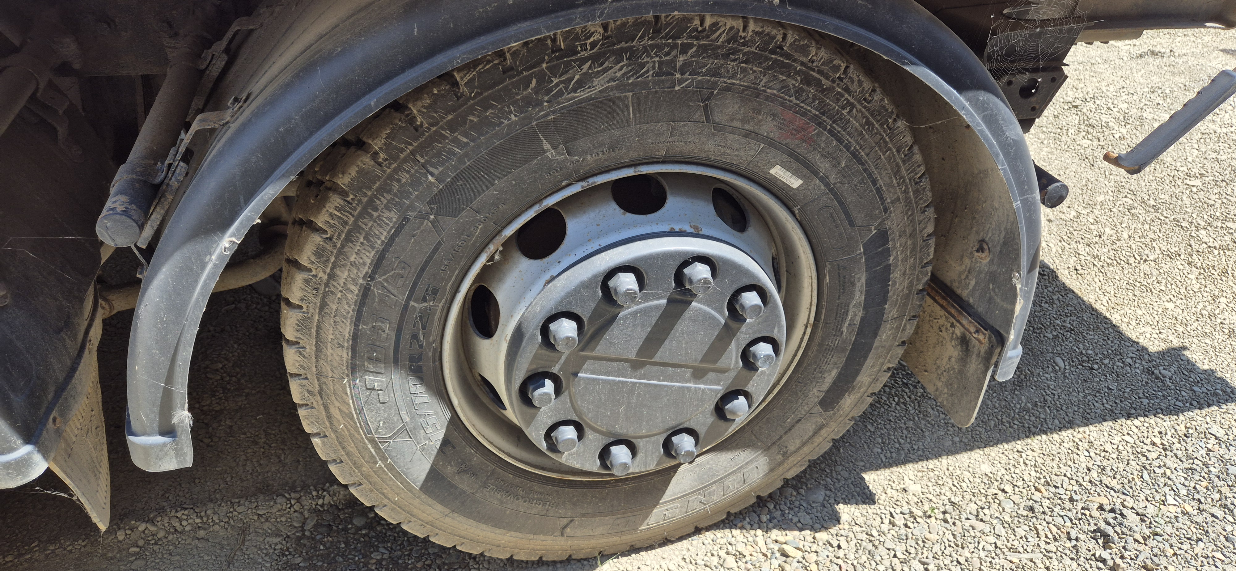 Центртранстехмаш АФ-4741* на шасси КамАЗ 65208 6x2 Изотермический/рефрижератор с гидробортом 2016 г. - фото 12