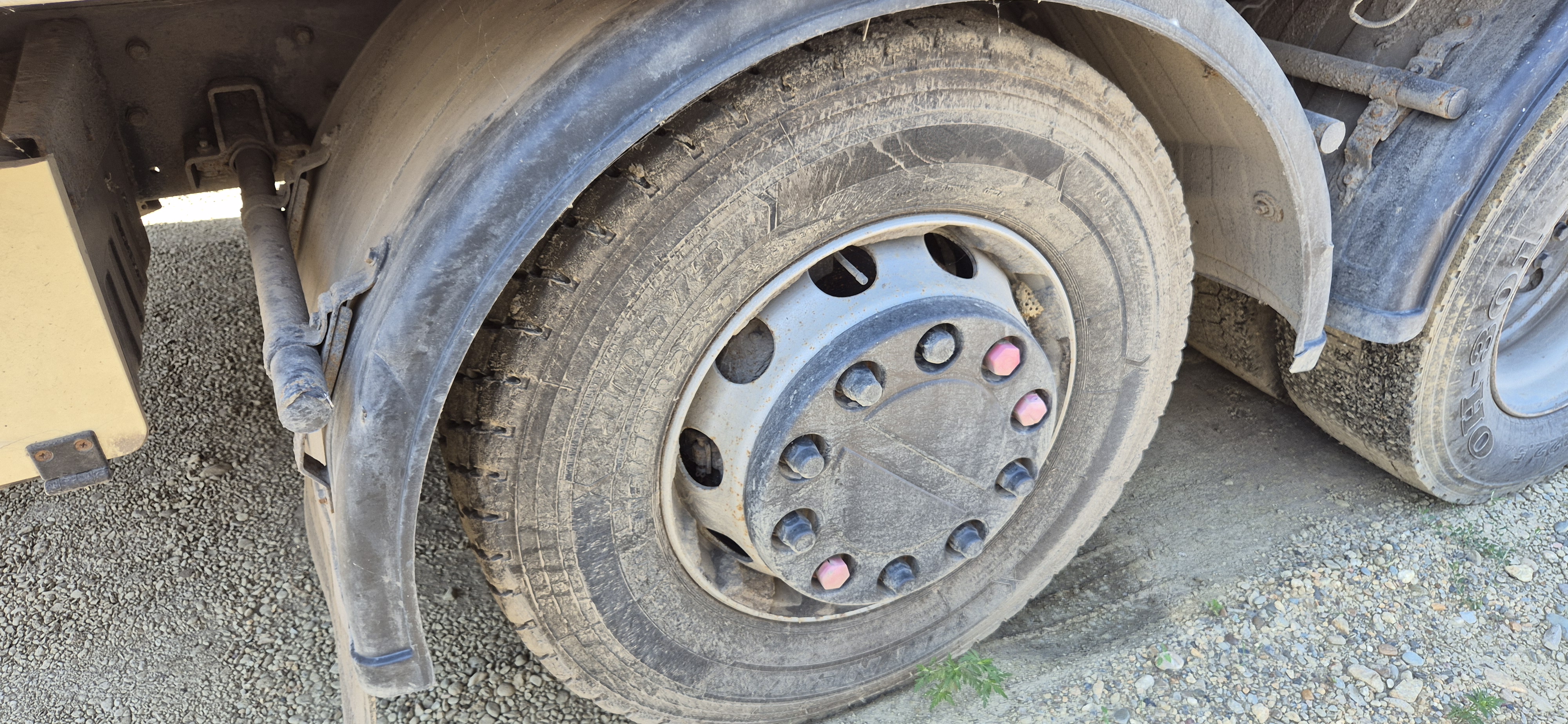 Центртранстехмаш АФ-4741* на шасси КамАЗ 65208 6x2 Изотермический/рефрижератор с гидробортом 2016 г. - фото 14