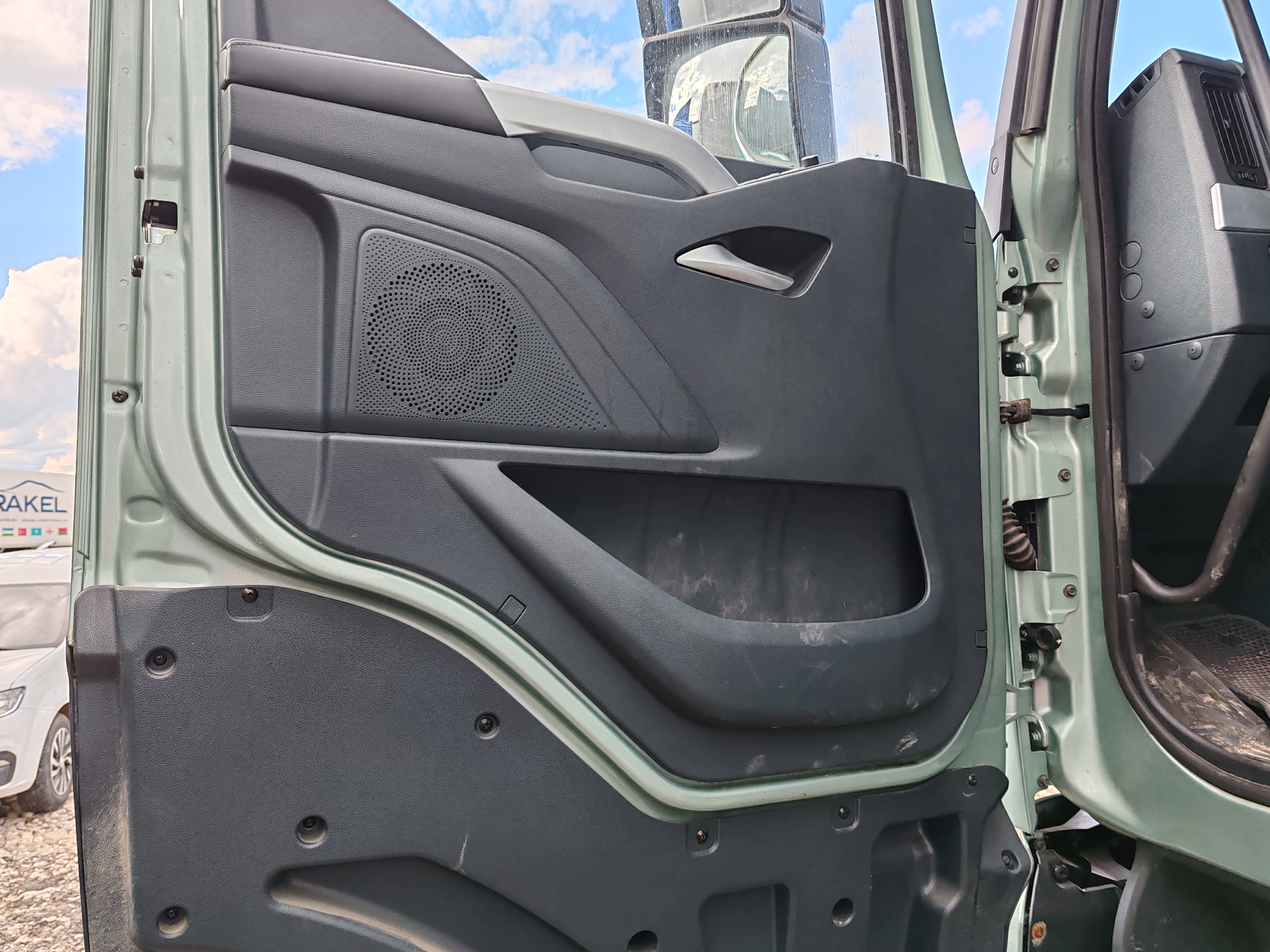 CHENGLONG H7 4x2 Седельный тягач 2023 г. - фото 8