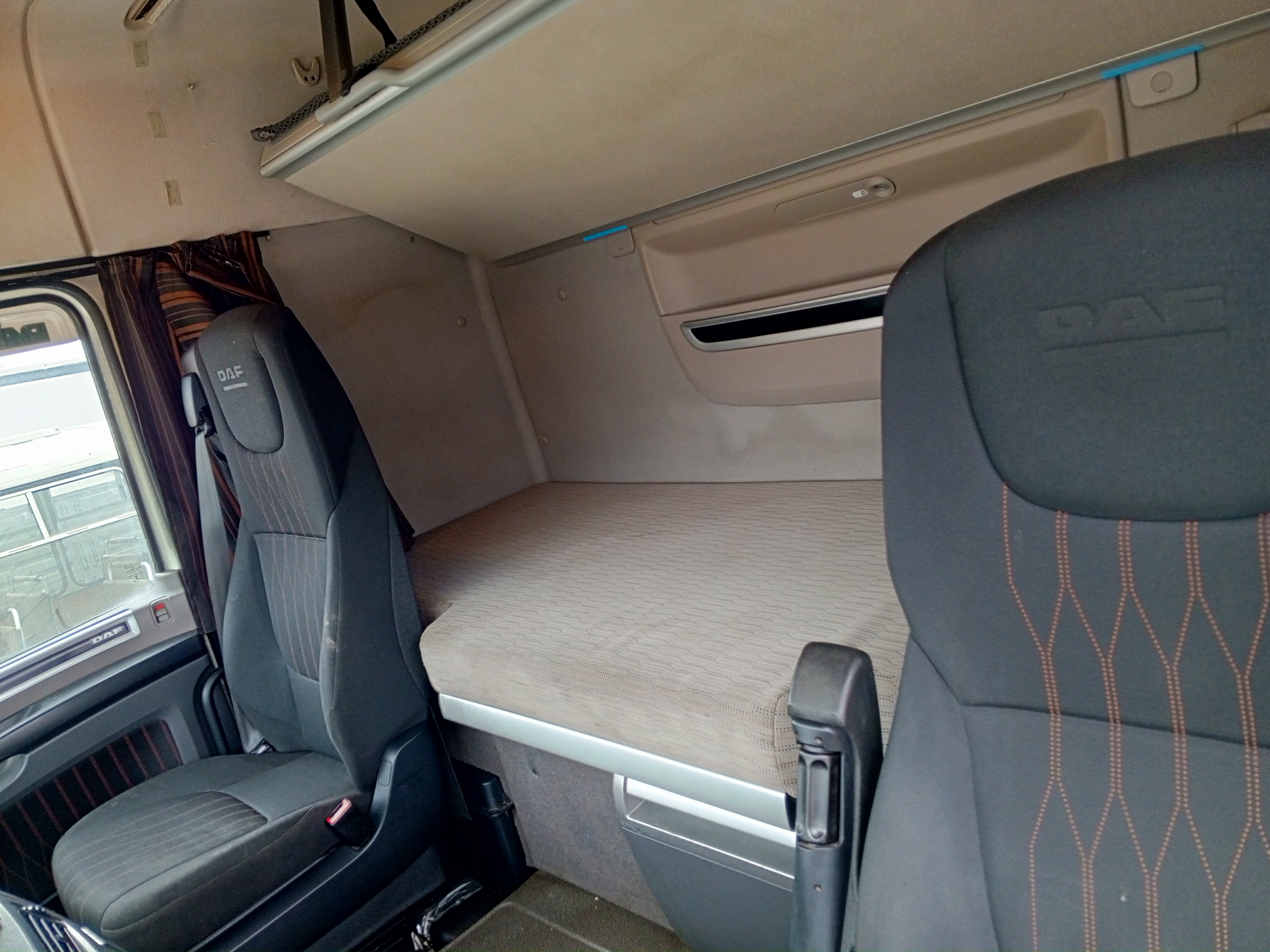 DAF XF 4x2 Седельный тягач 2021 г. - фото 8