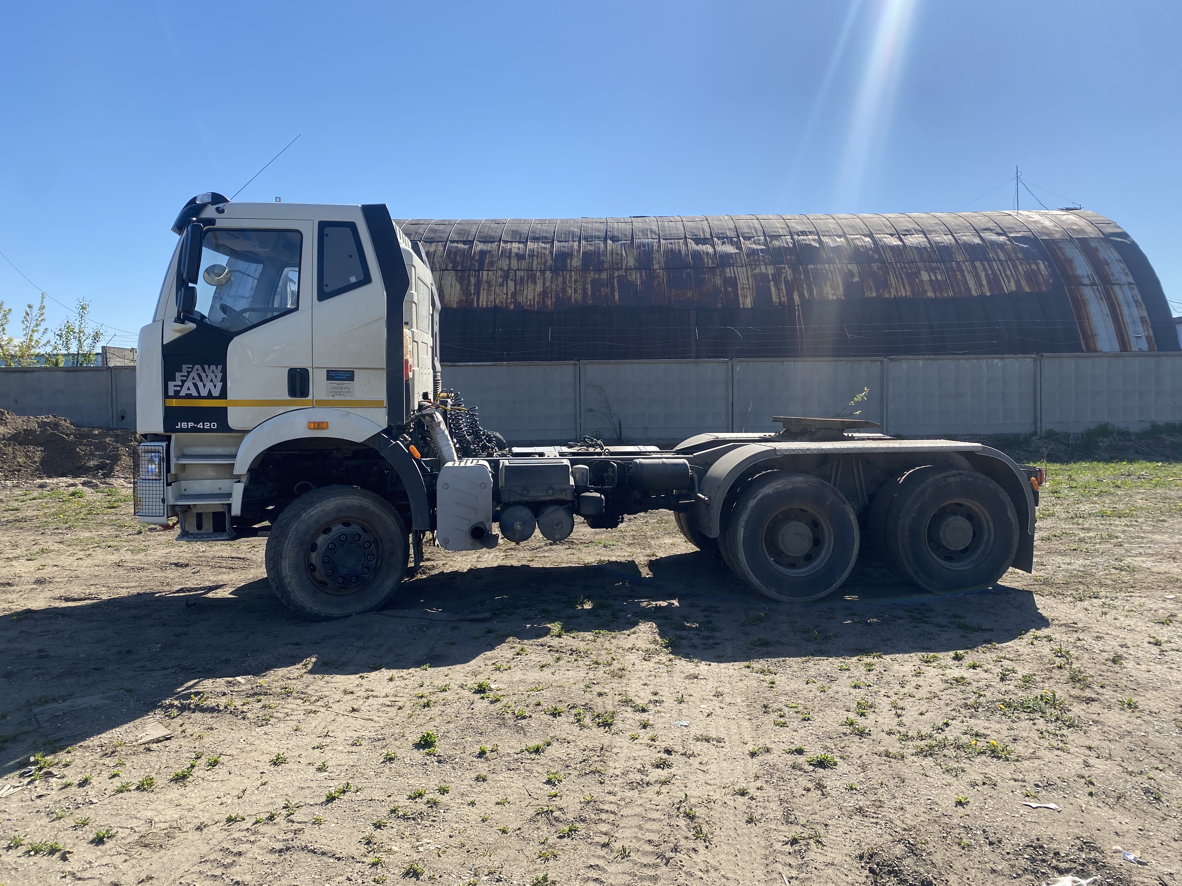 FAW J6 6x6 Седельный тягач 2024 г. - фото 5