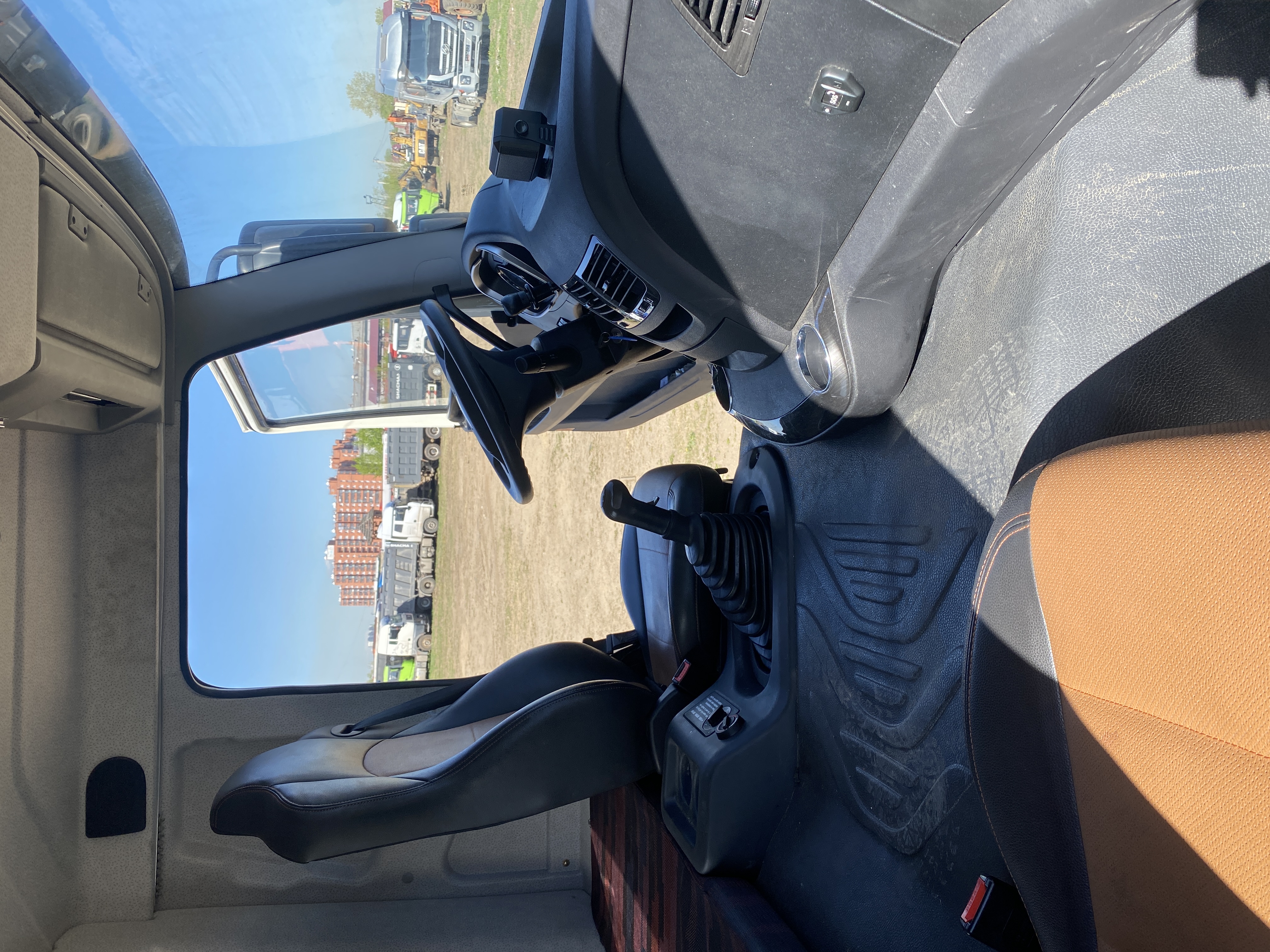 FAW J6 6x6 Седельный тягач 2024 г. - фото 13