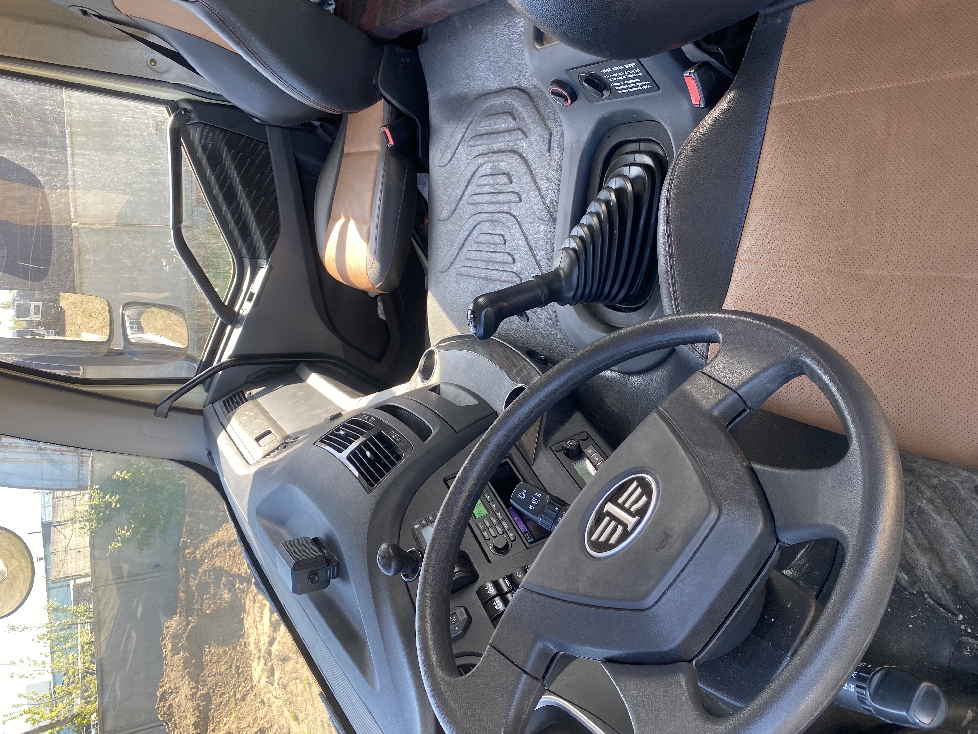 FAW J6 6x6 Седельный тягач 2024 г. - фото 17