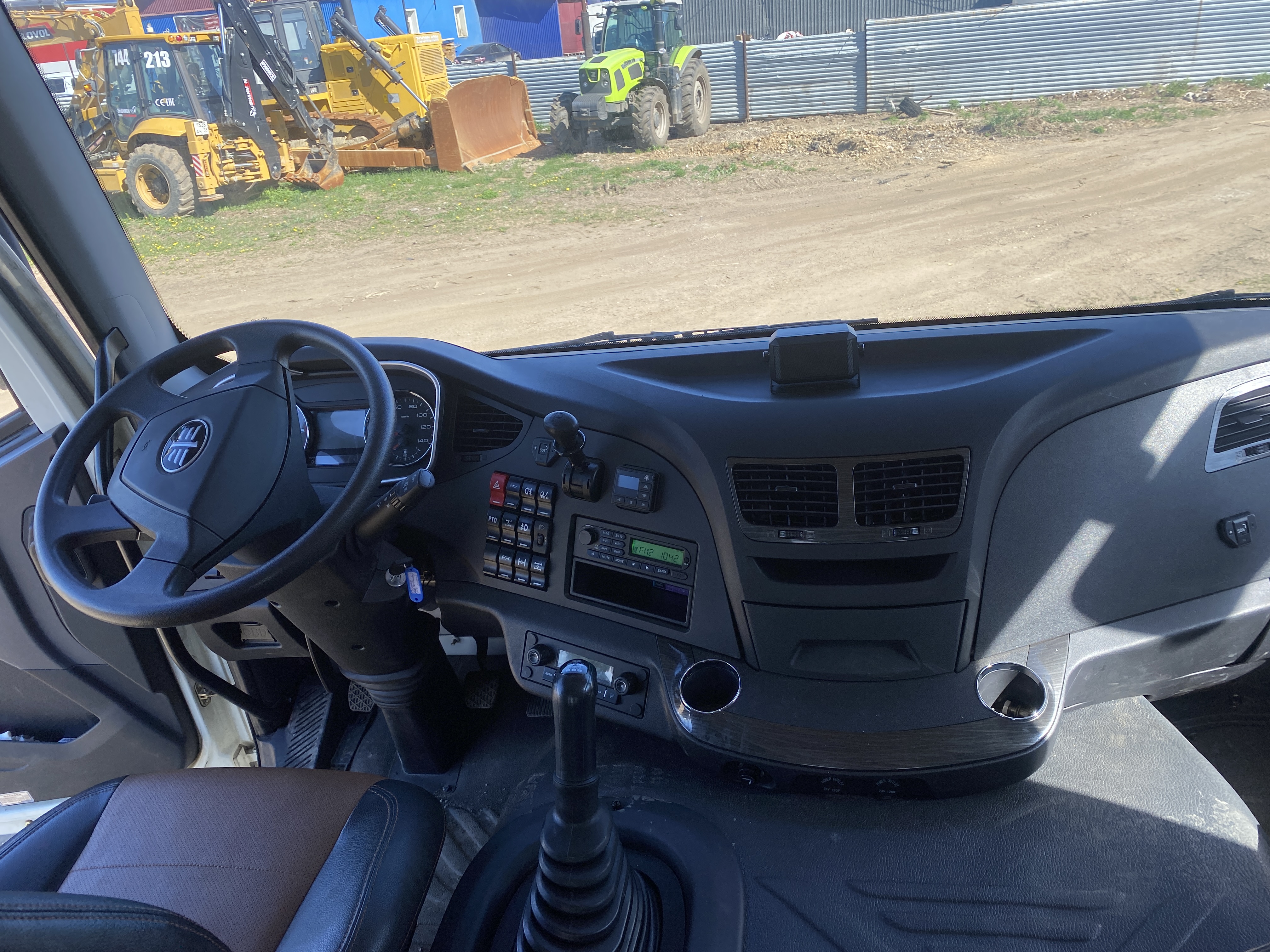 FAW J6 6x6 Седельный тягач 2024 г. - фото 18