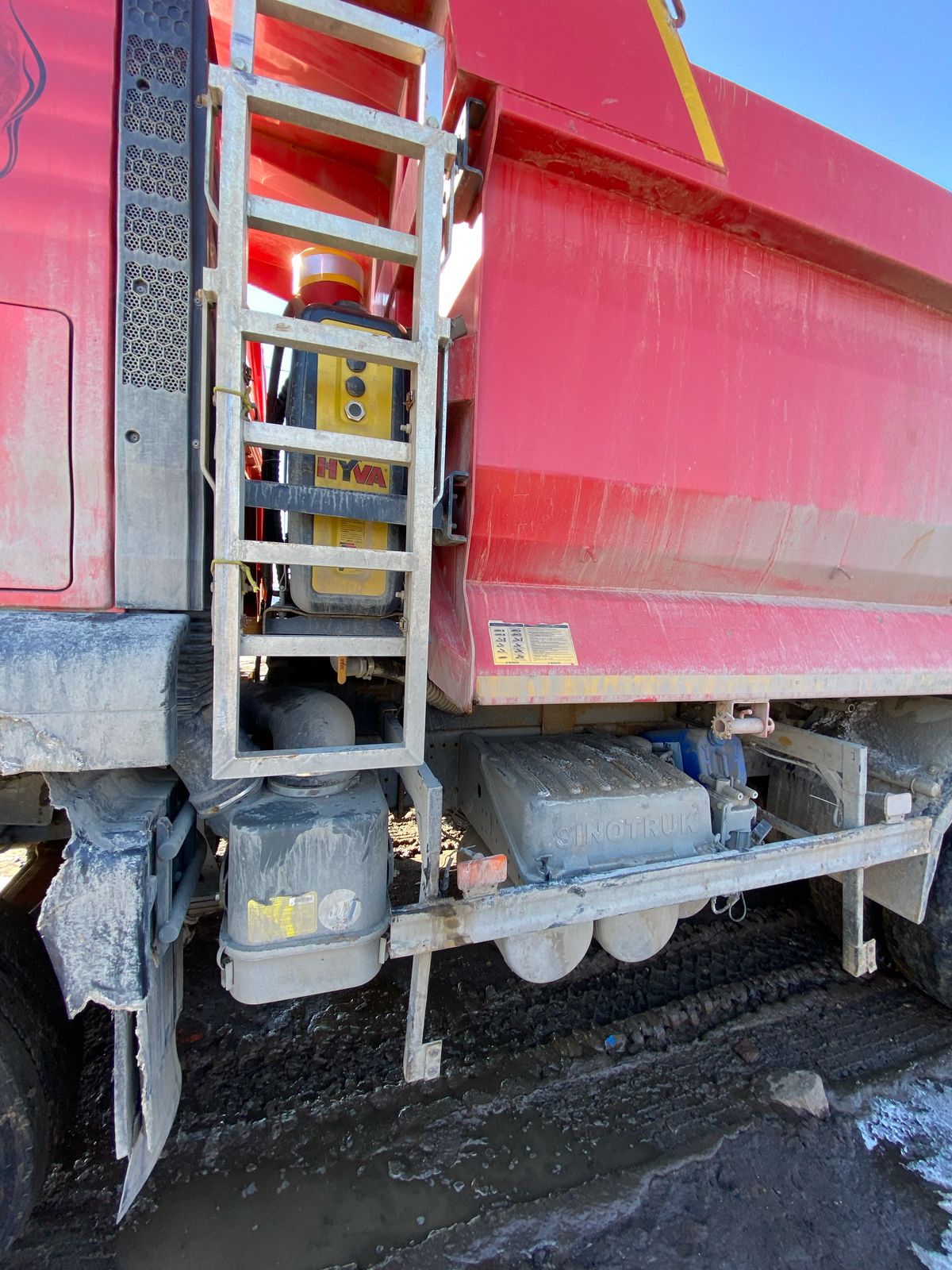 SITRAK C7H 6x4 Самосвал 2022 г. - фото 9