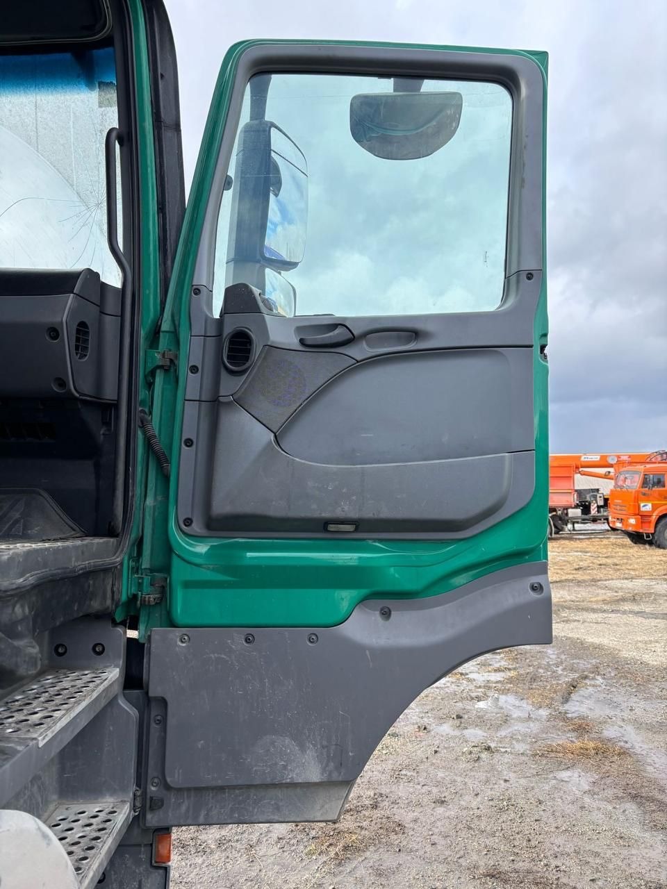 Mercedes-Benz ACTROS 4x2 Седельный тягач 2017 г. - фото 6