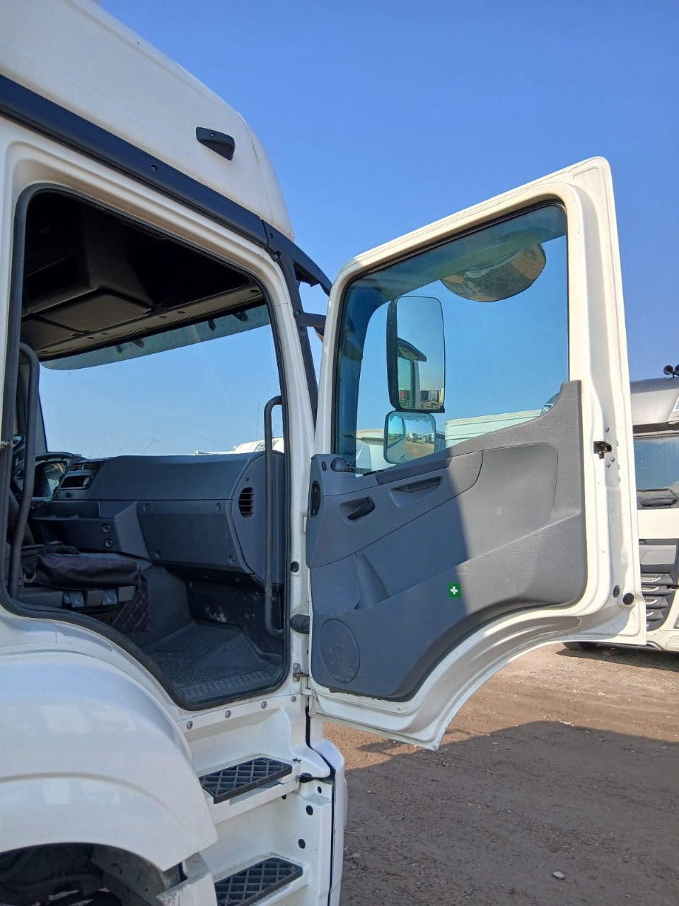 КамАЗ 5490 4x2 Седельный тягач 2016 г. - фото 6