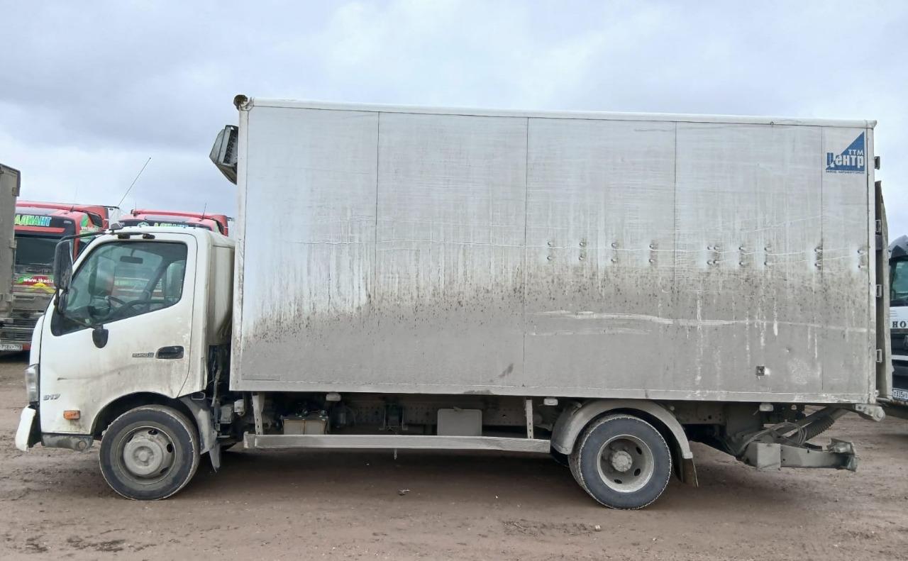 Центртранстехмаш АФ-4771* на шасси HINO 300 4x2 изотермический/рефрижератор с гидробортом (кат. C) 2022 г. - фото 3