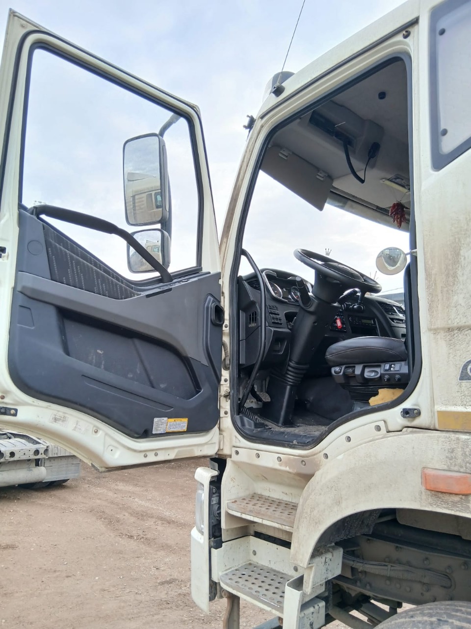 Автомастер 5589* на шасси FAW CA 3250 6x4 Зерновоз 2022 г. - фото 4