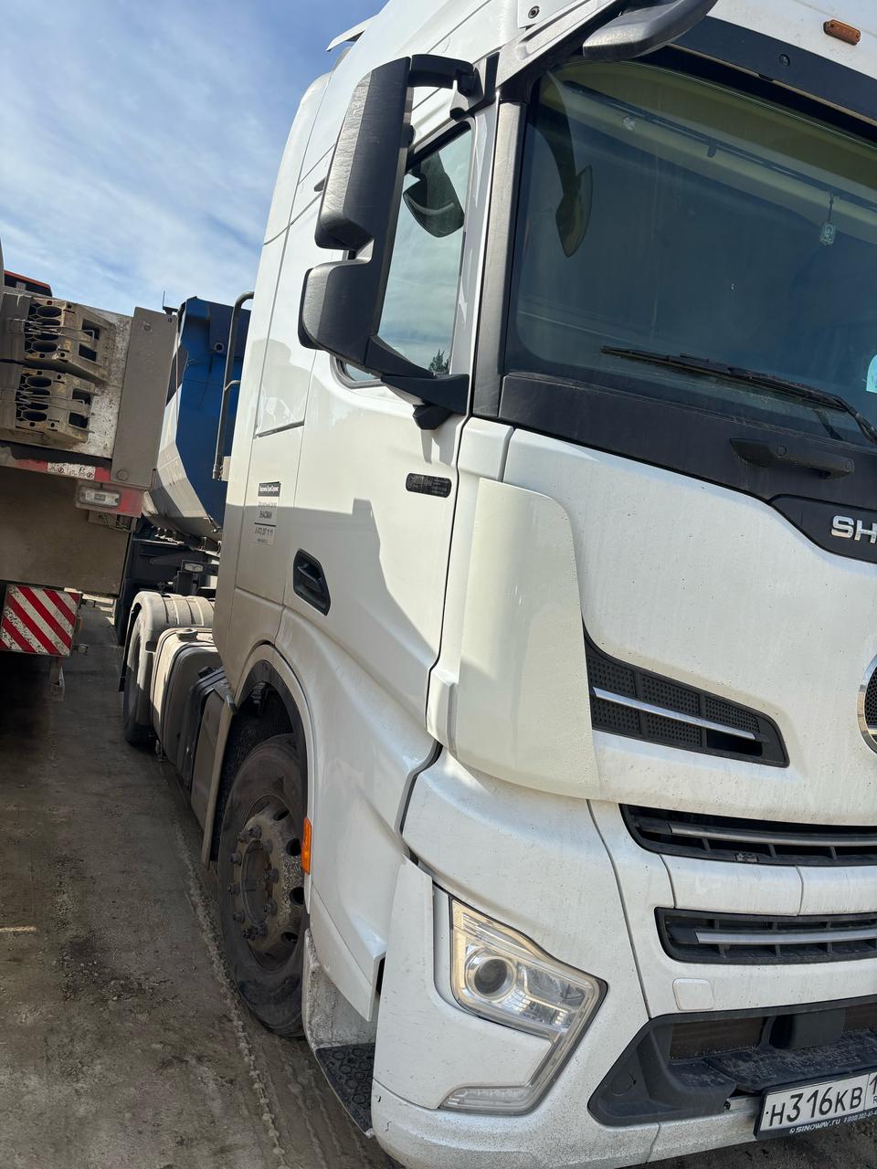 Shacman (Shaanxi) SX* 4x2 Седельный тягач 2023 г. - фото 2