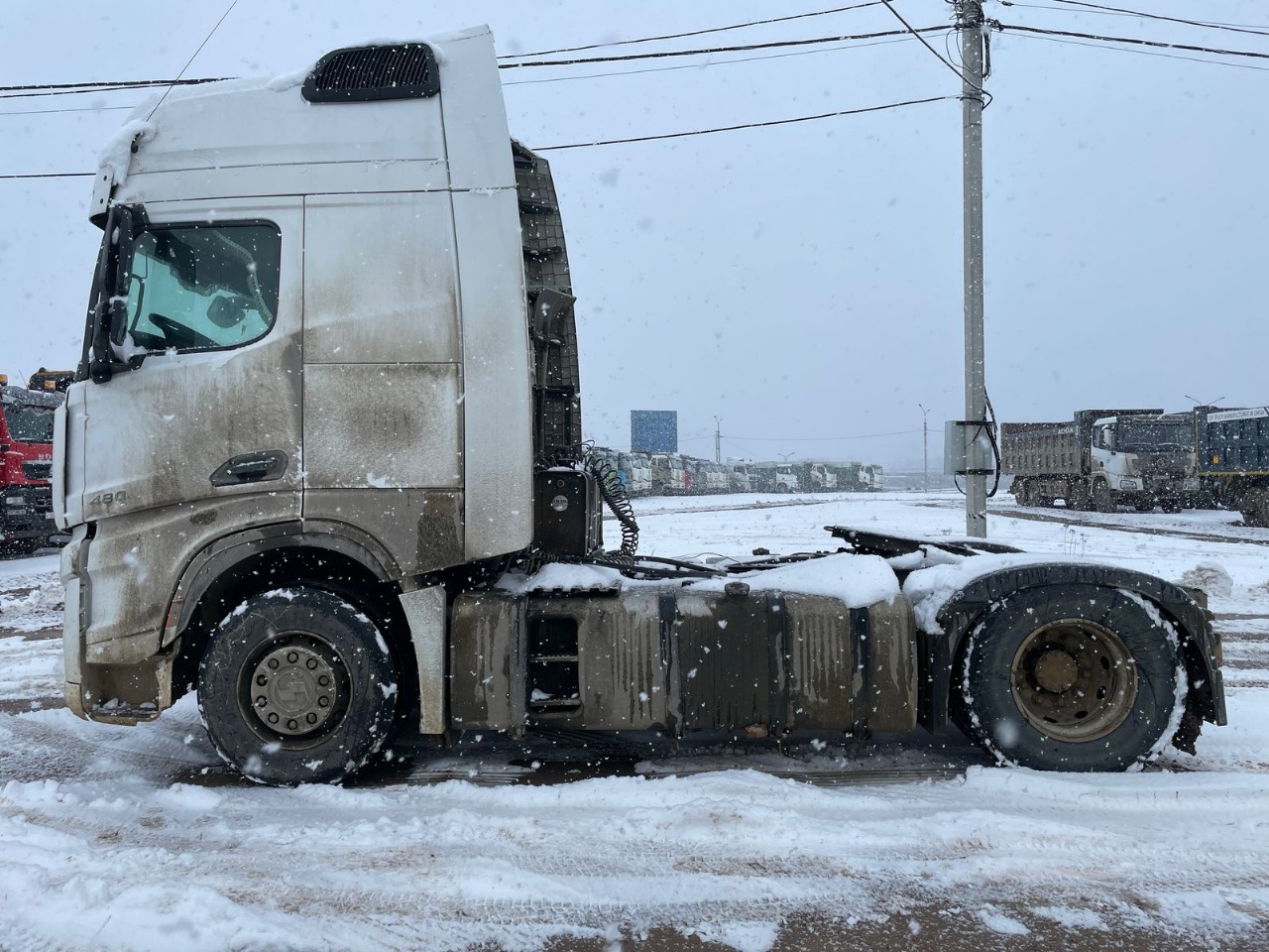 Shacman (Shaanxi) SX* 4x2 Седельный тягач 2022 г. - фото 3