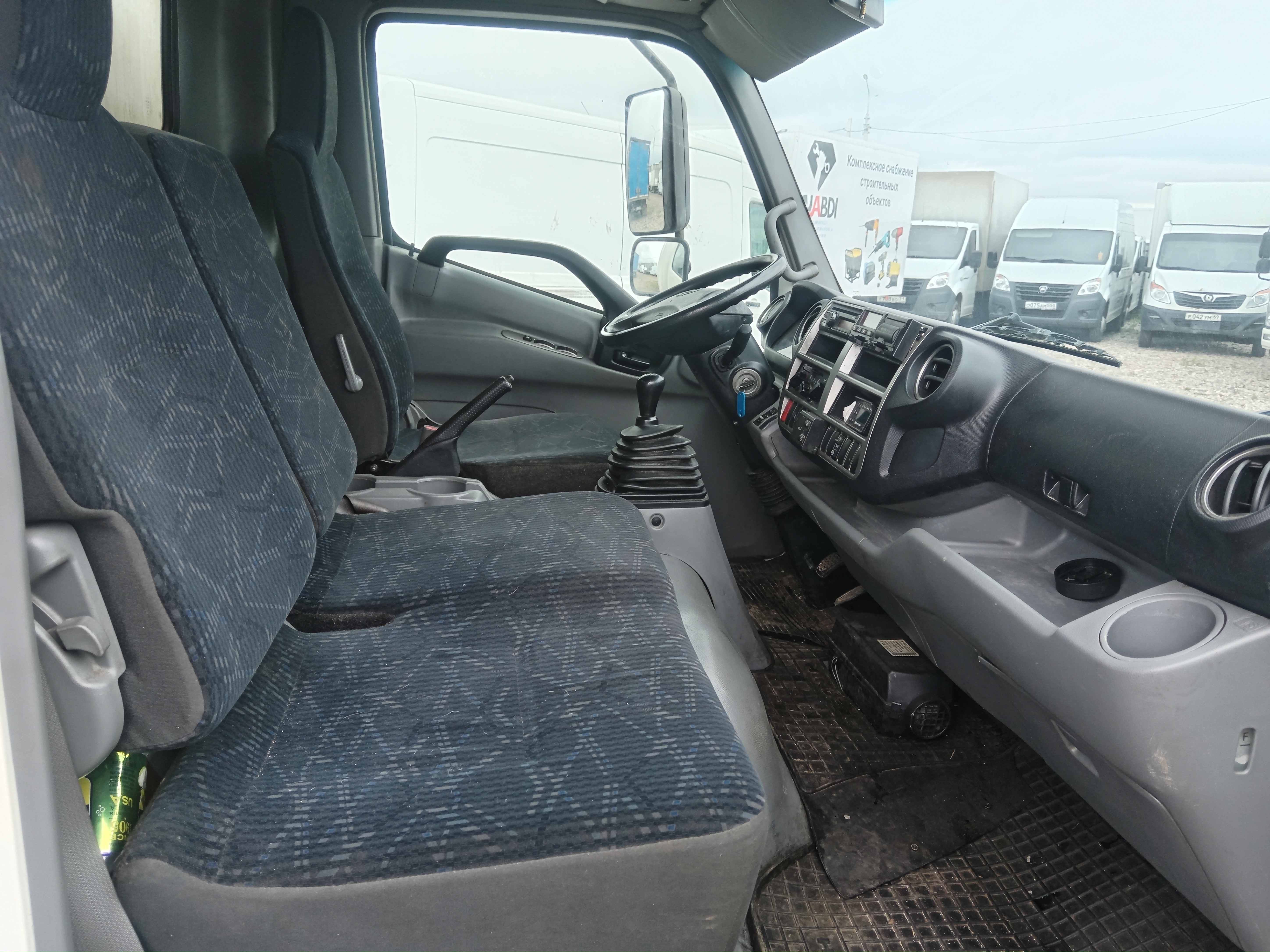 Центртранстехмаш АФ-4771* на шасси HINO 300 4x2 изотермический/рефрижератор с гидробортом (кат. C) 2022 г. - фото 13