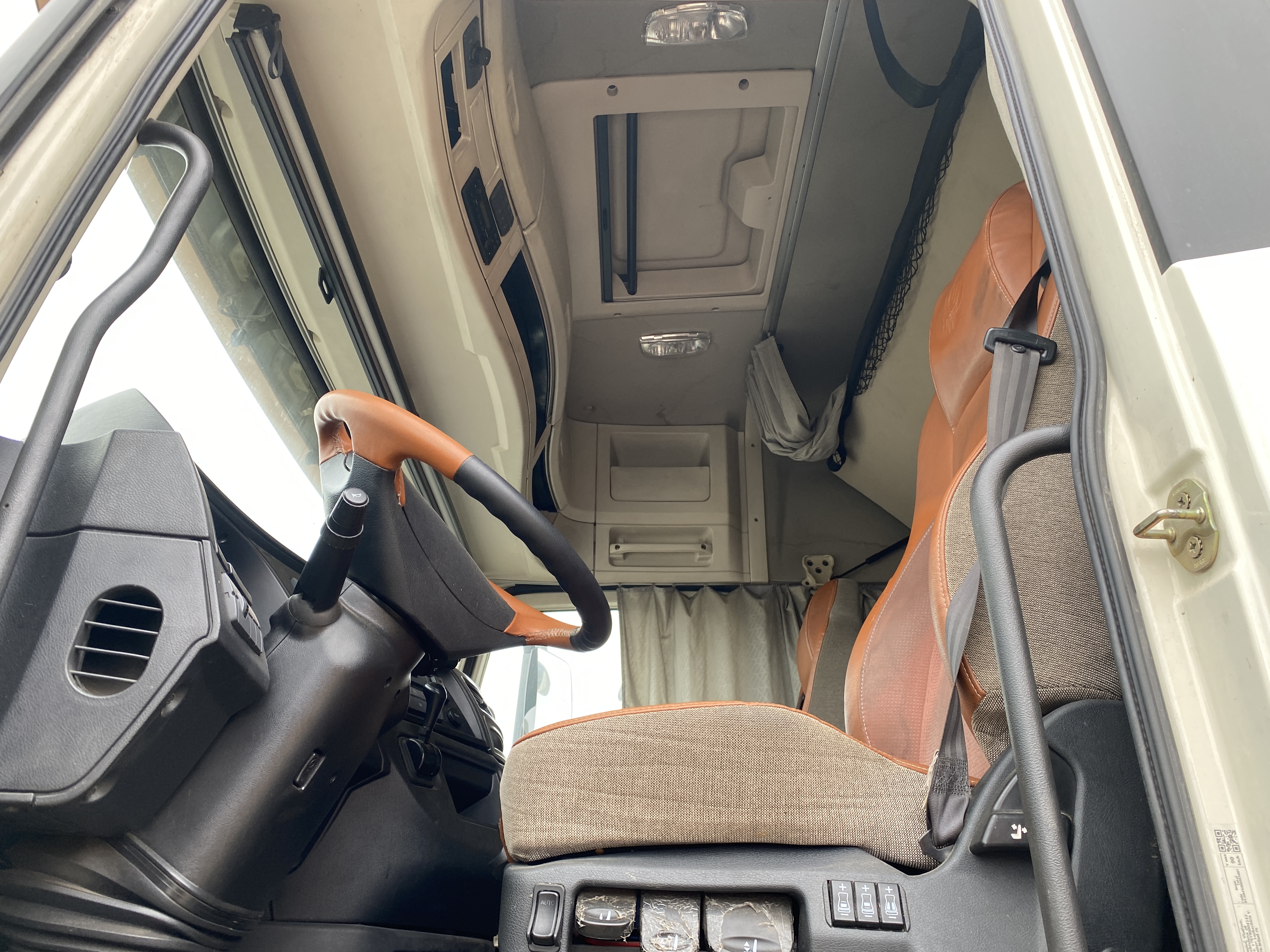 Foton AUMAN 4x2 Седельный тягач 2023 г. - фото 7