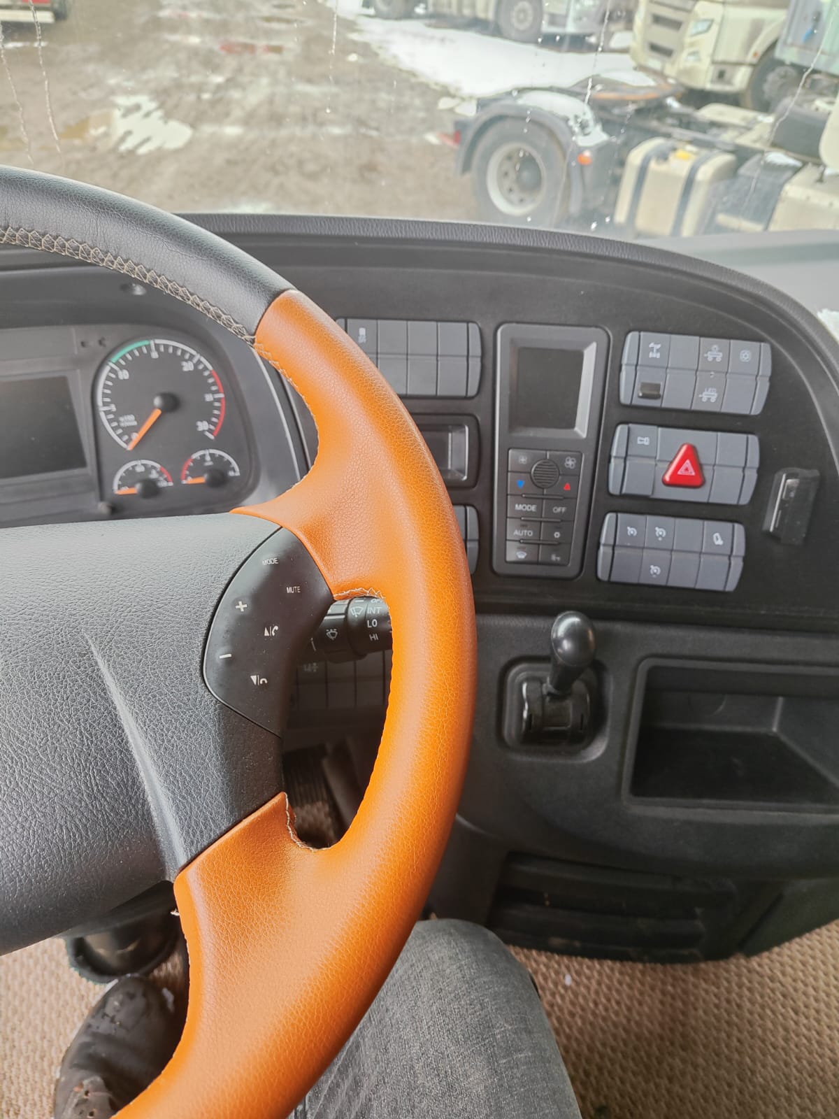 Foton AUMAN 4x2 Седельный тягач 2023 г. - фото 10