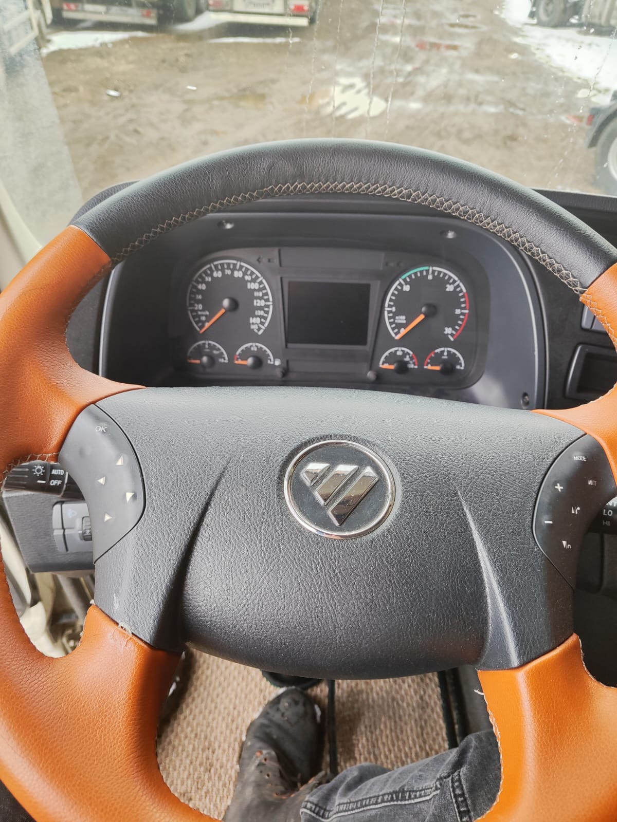 Foton AUMAN 4x2 Седельный тягач 2023 г. - фото 11