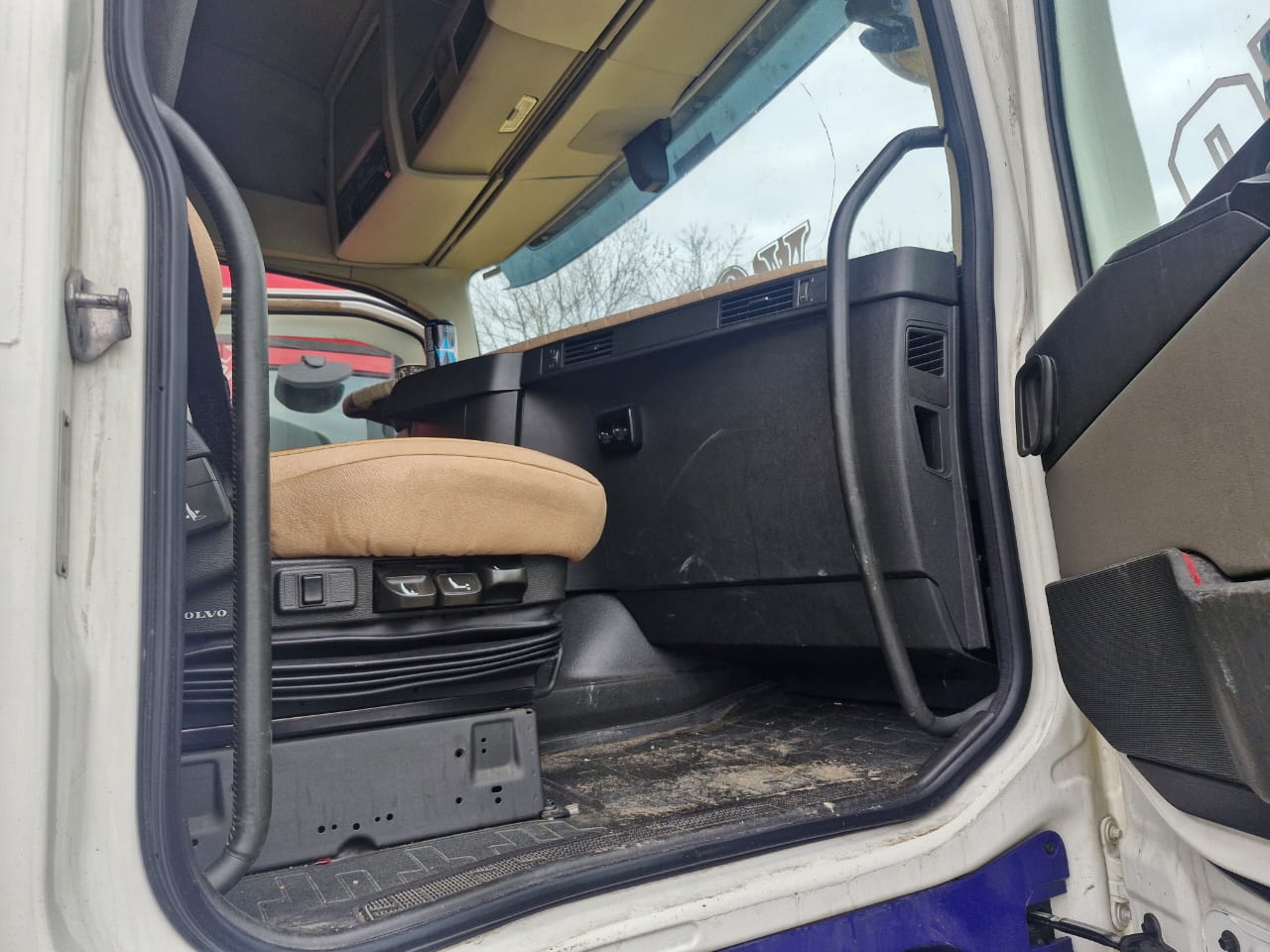 Volvo FH 4x2 Седельный тягач 2016 г. - фото 9