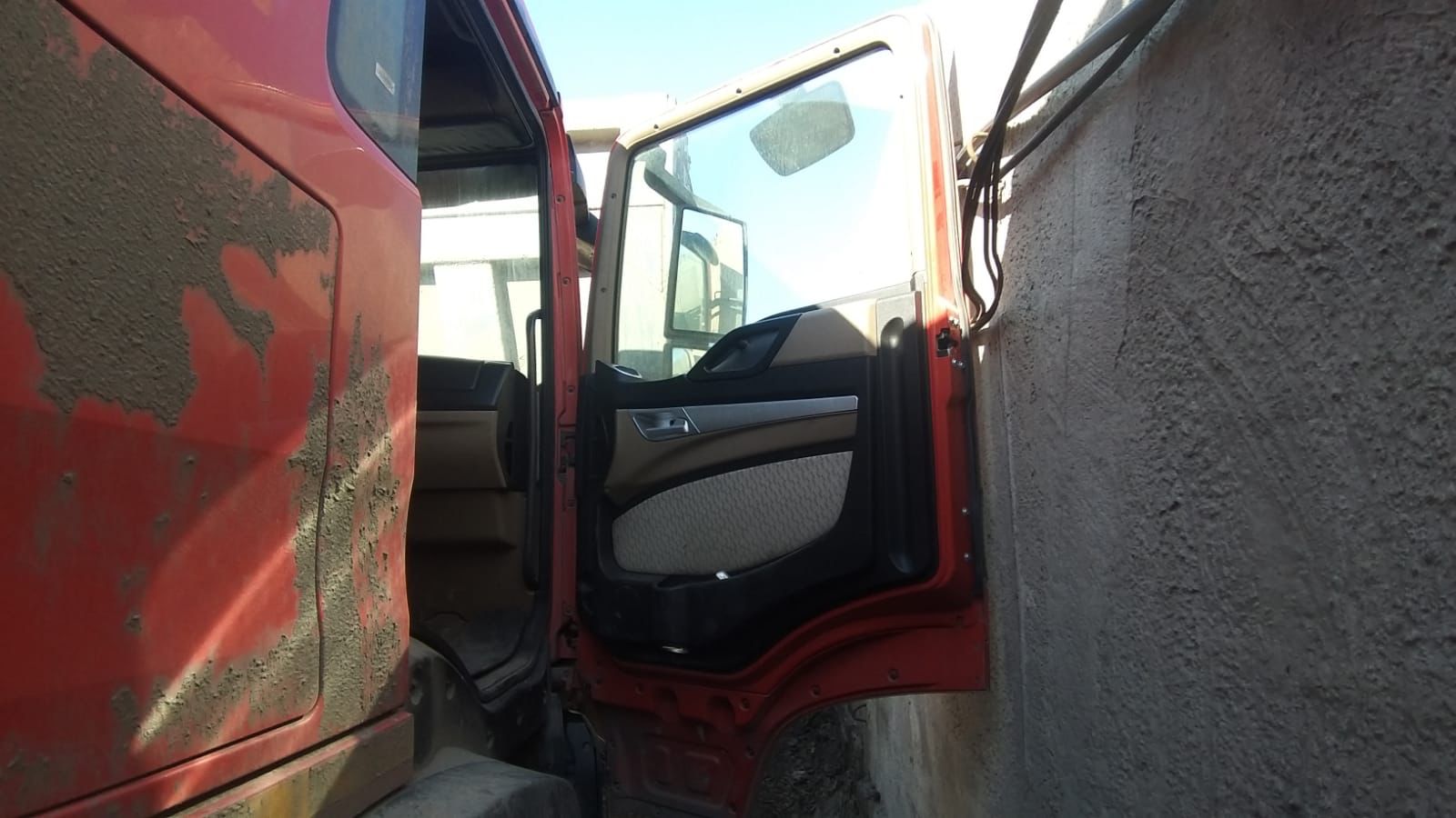 Howo T5G 8x4 Самосвал 2023 г. - фото 8