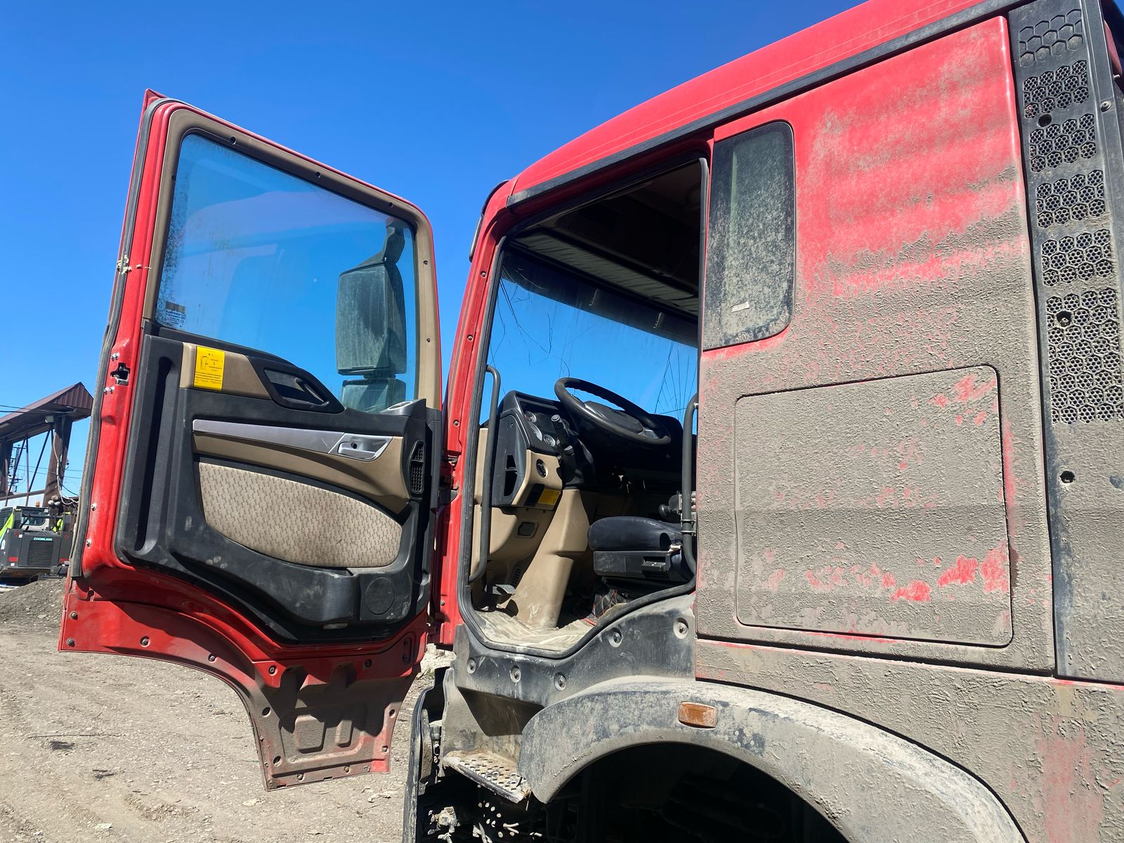 Howo T5G 8x4 Самосвал 2023 г. - фото 7