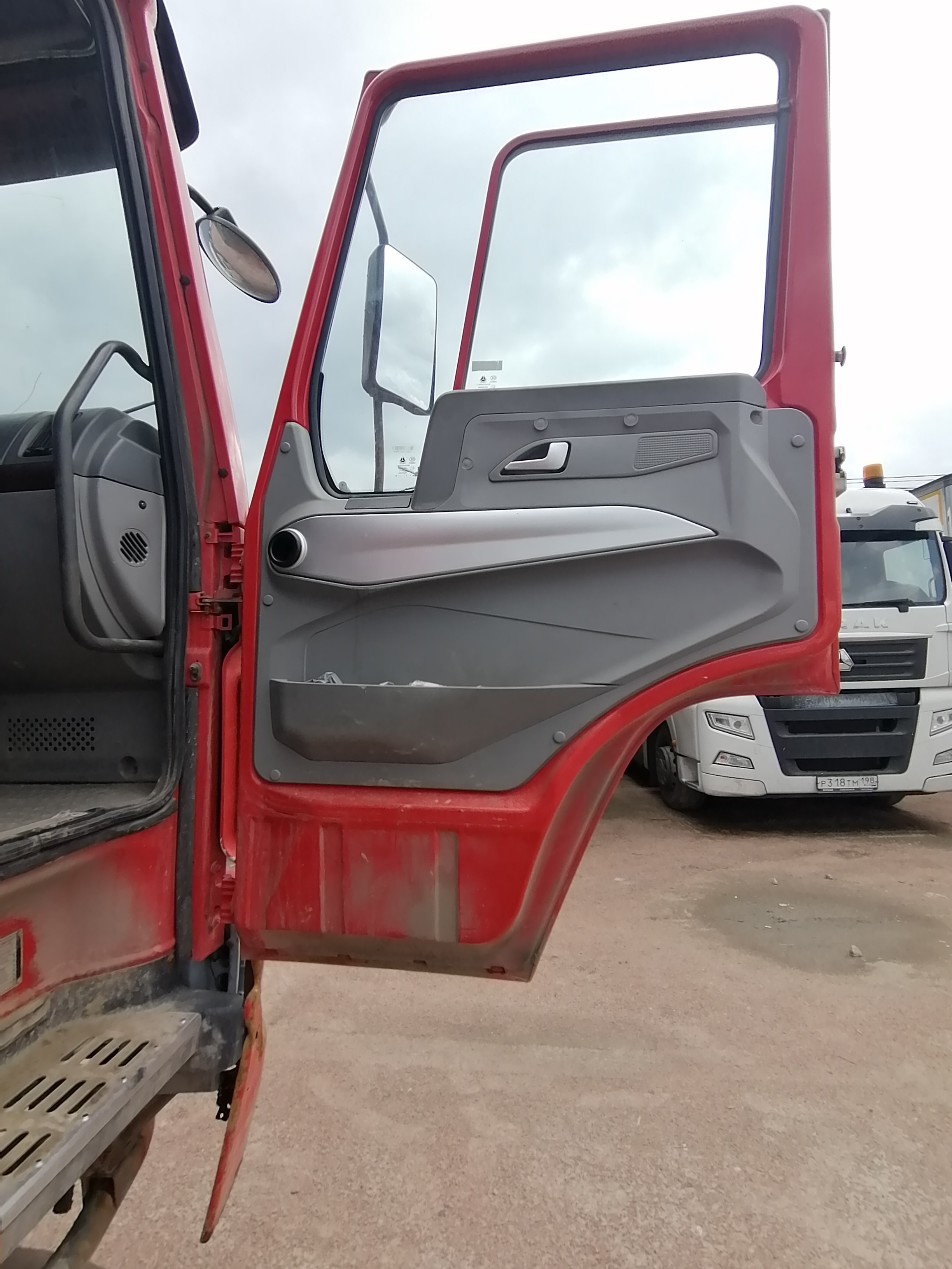 Howo ZZ* 6x4 Самосвал 2022 г. - фото 13