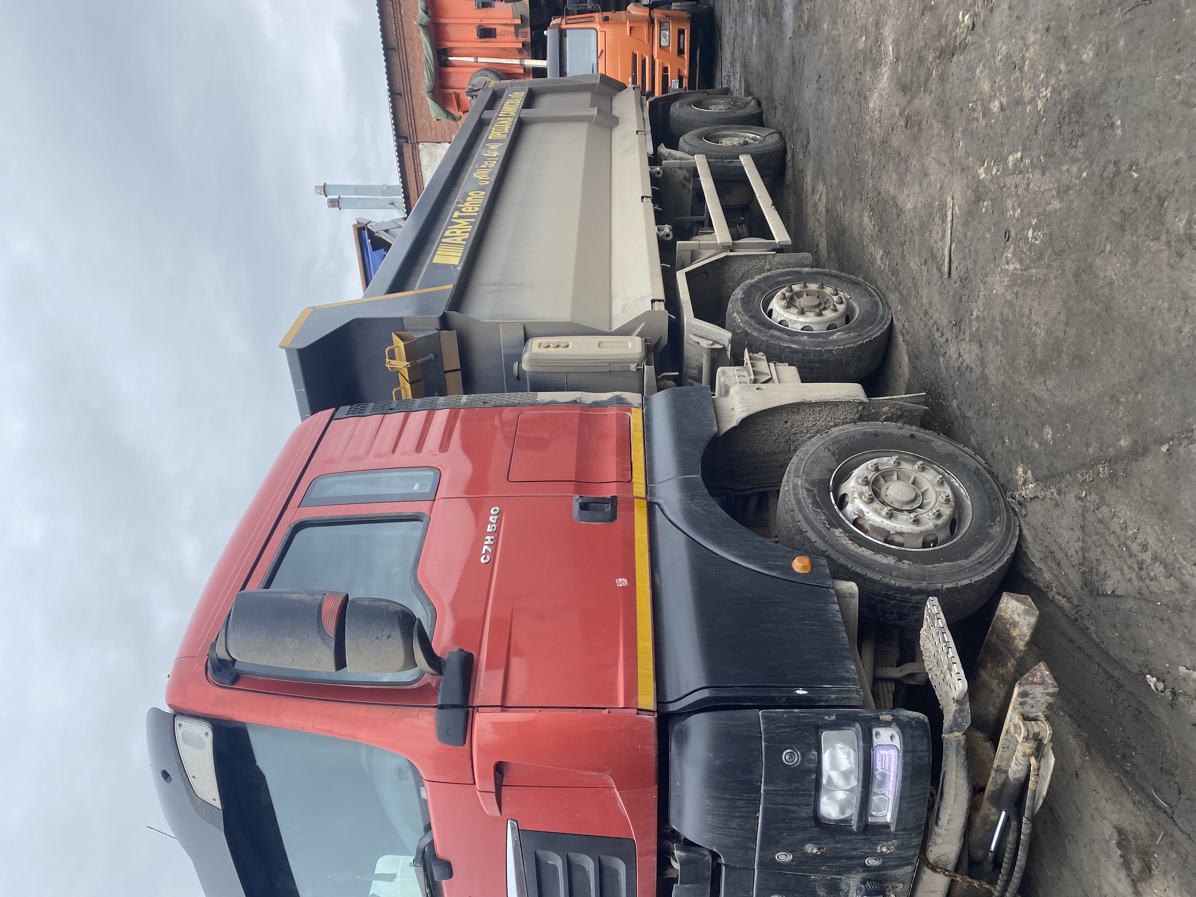 SITRAK C7H 8x4 Самосвал 2023 г. - фото 2