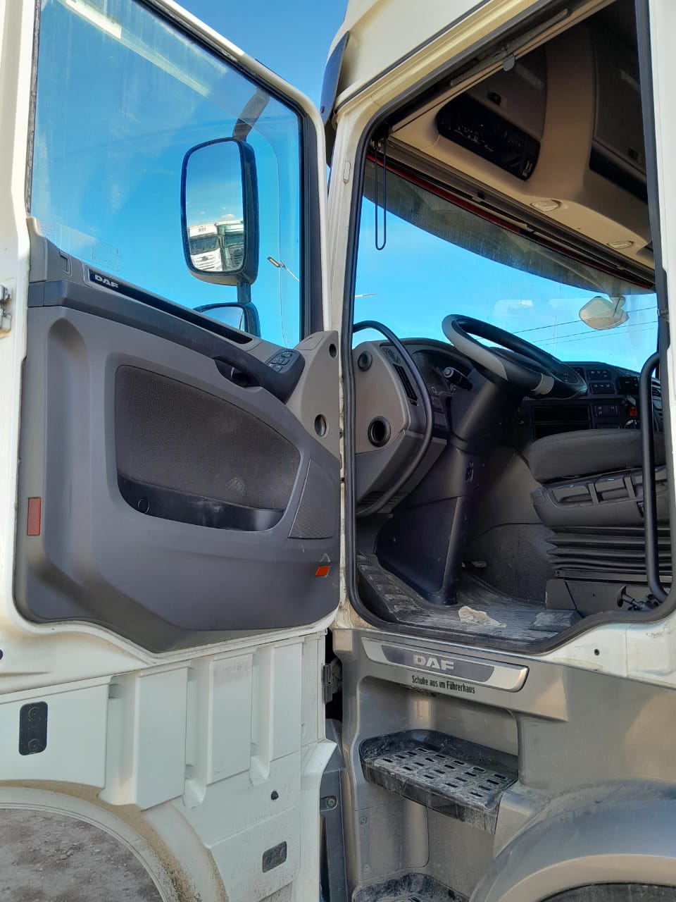 DAF XF 4x2 Седельный тягач 2018 г. - фото 5