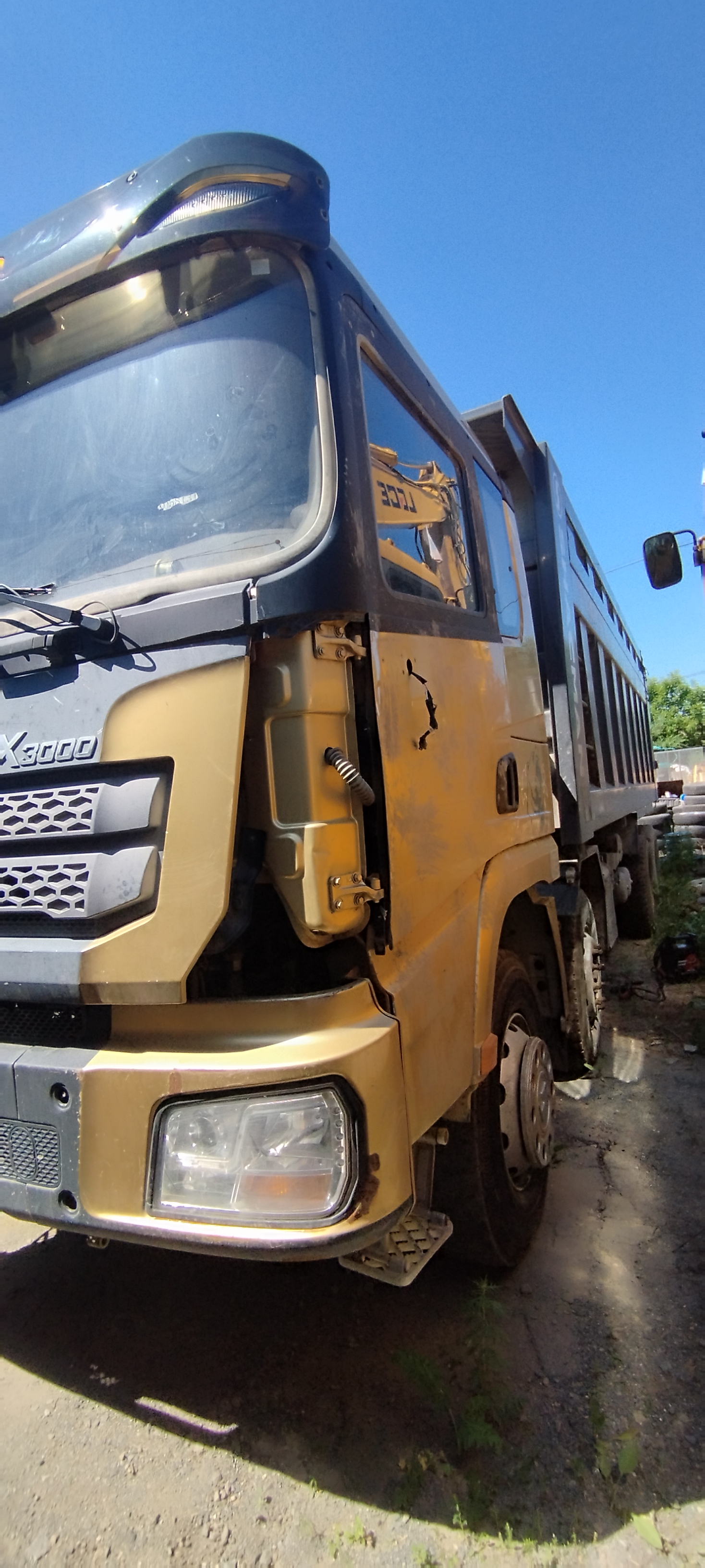 Shacman (Shaanxi) SX* 8x4 Самосвал 2024 г.