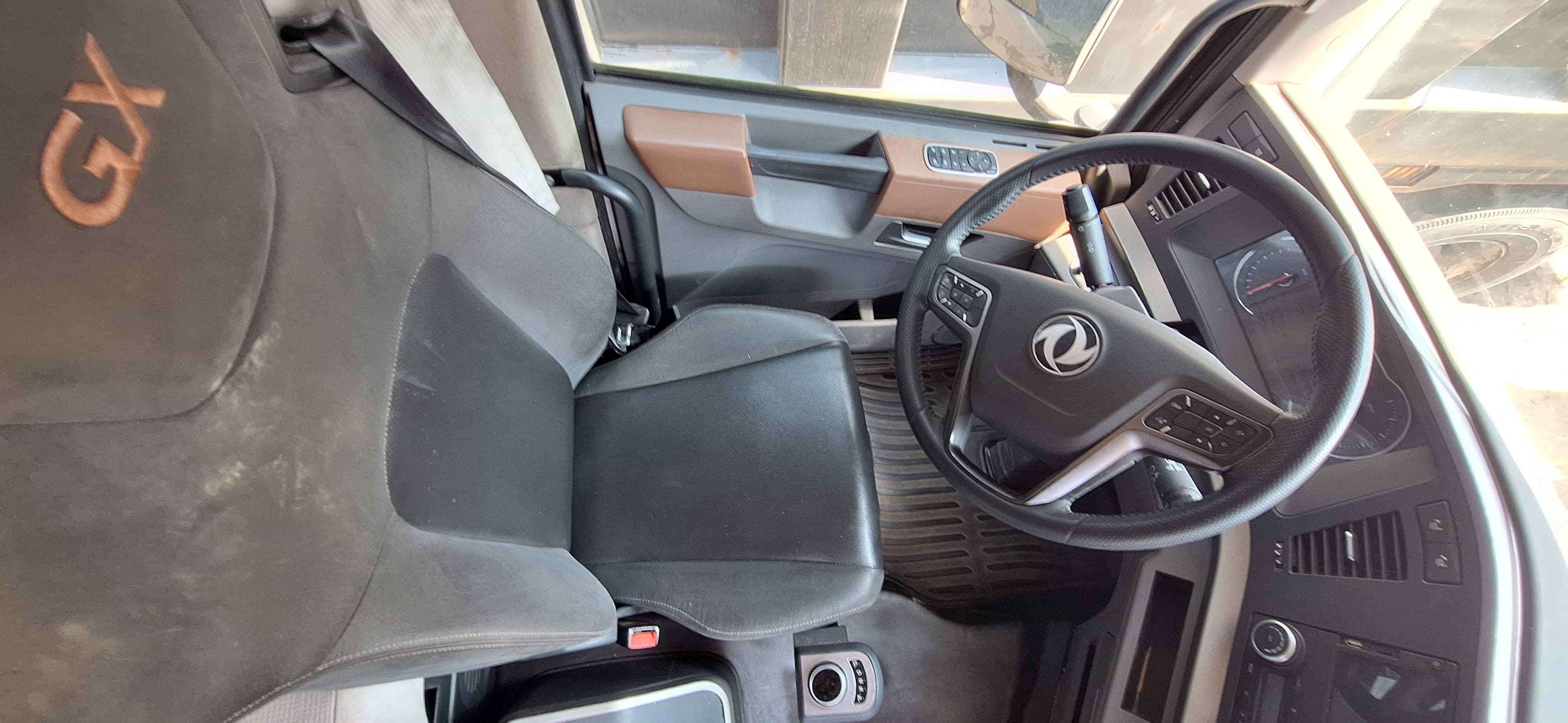 DongFeng DFH 4x2 Седельный тягач 2023 г. - фото 8