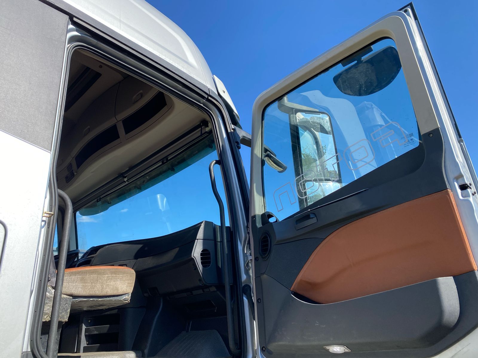 Foton AUMAN 4x2 Седельный тягач 2023 г. - фото 8