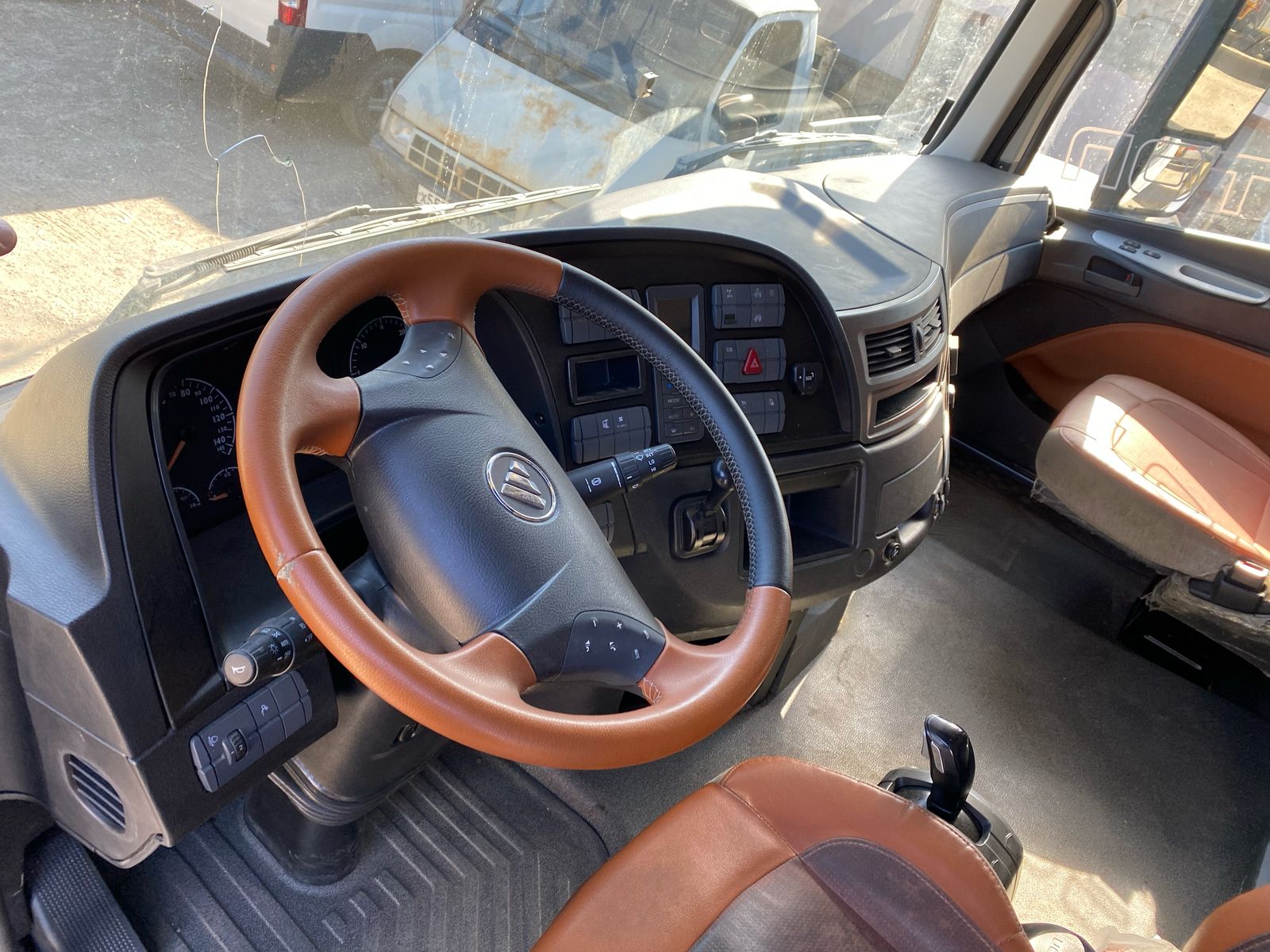 Foton AUMAN 4x2 Седельный тягач 2023 г. - фото 10